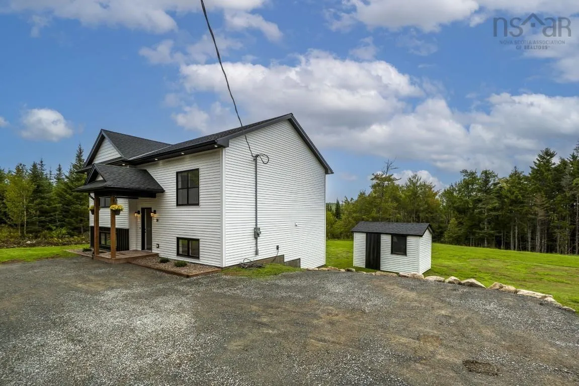 38 Leverman Lane, Porters Lake, NS B3E 0G2, 4 Bedrooms Bedrooms, ,2 BathroomsBathrooms,Residential,For Sale,Leverman,202523287