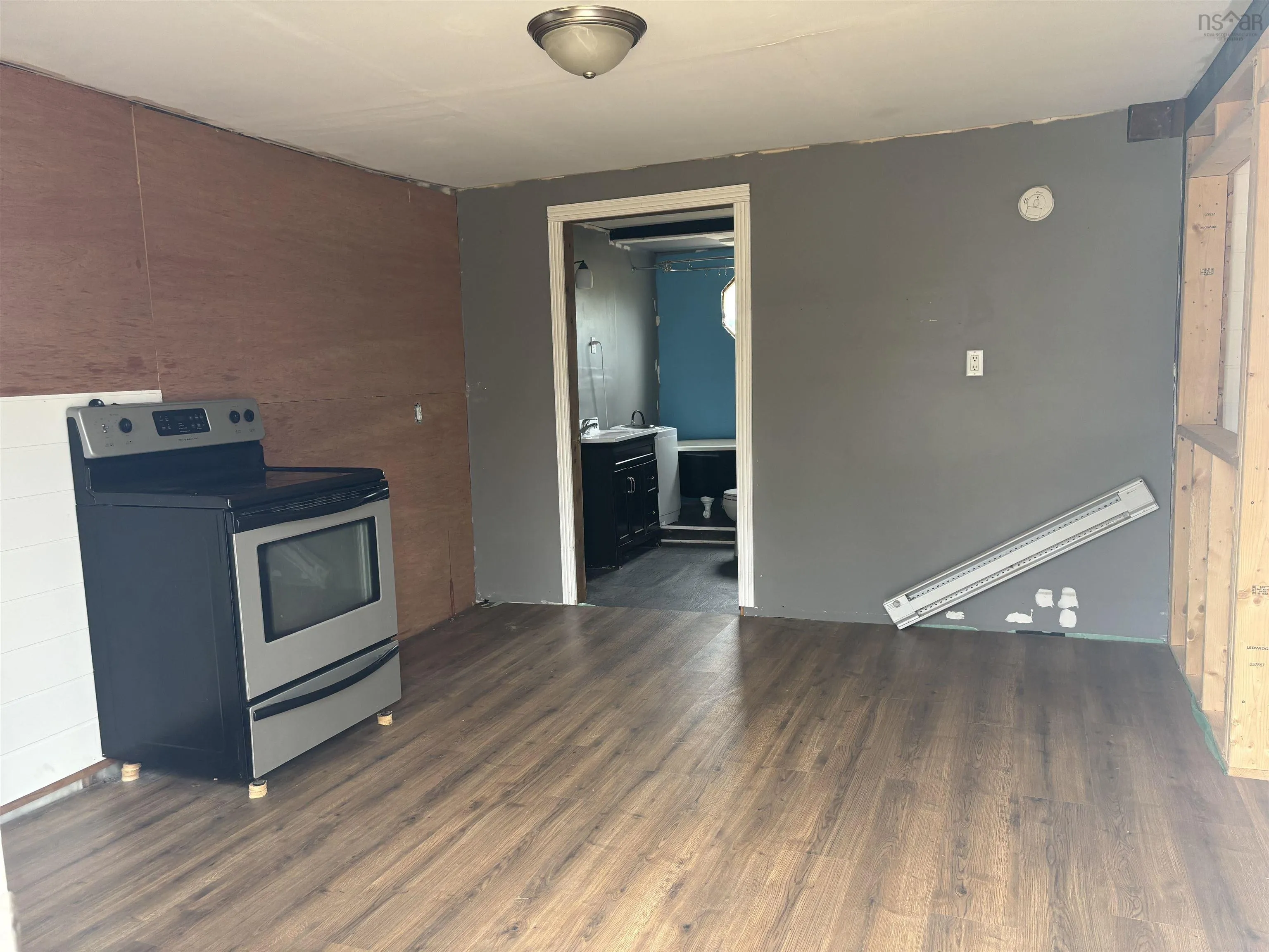 441 Beaverdam Road, Parrsboro, NS B0M 1S0, 1 Bedroom Bedrooms, ,1 BathroomBathrooms,Residential,For Sale,Beaverdam,202520912
