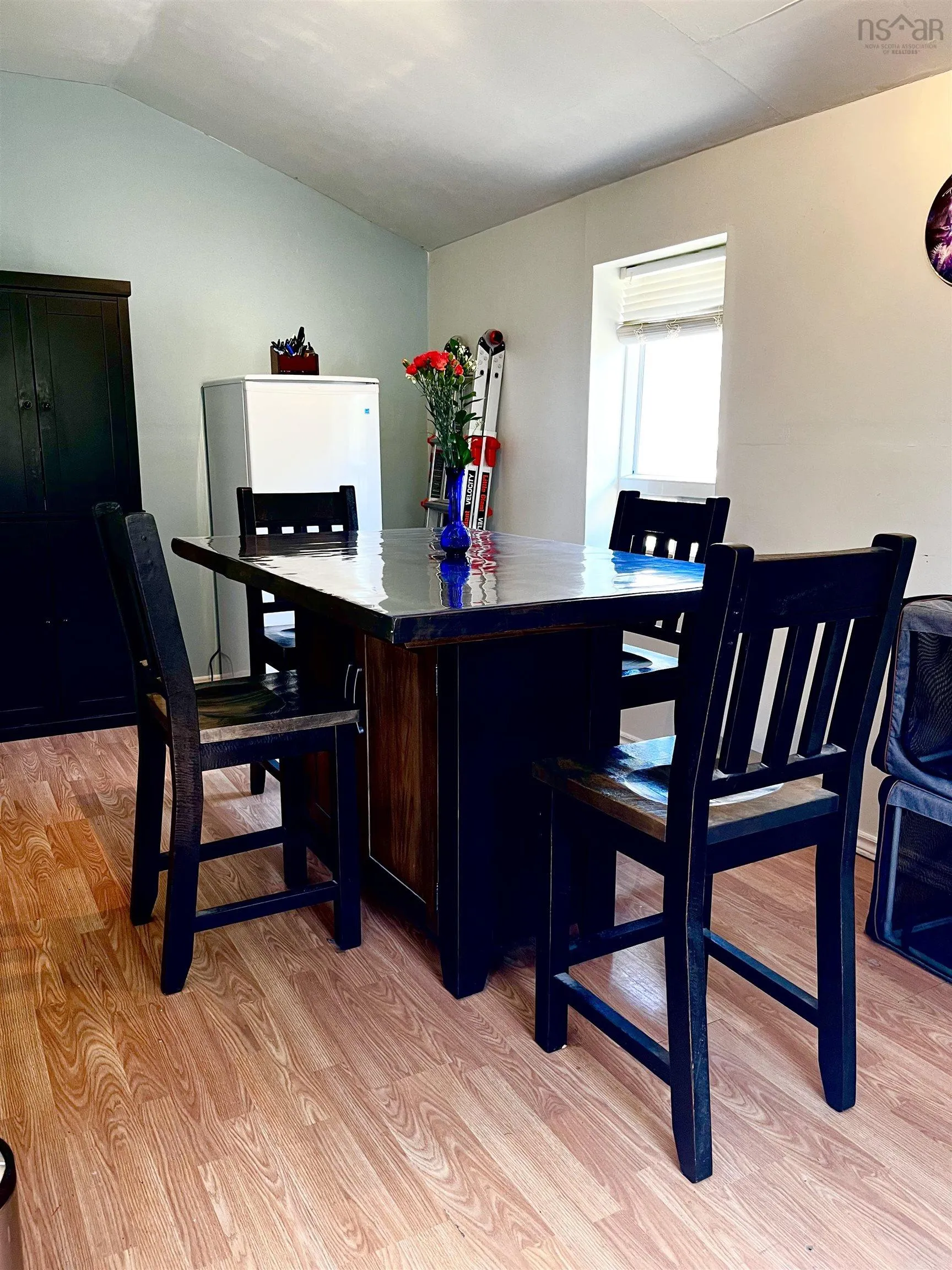 40 West Victoria Street, Amherst, NS B4H 1C1, 4 Bedrooms Bedrooms, ,2 BathroomsBathrooms,Residential,For Sale,West Victoria,202522535