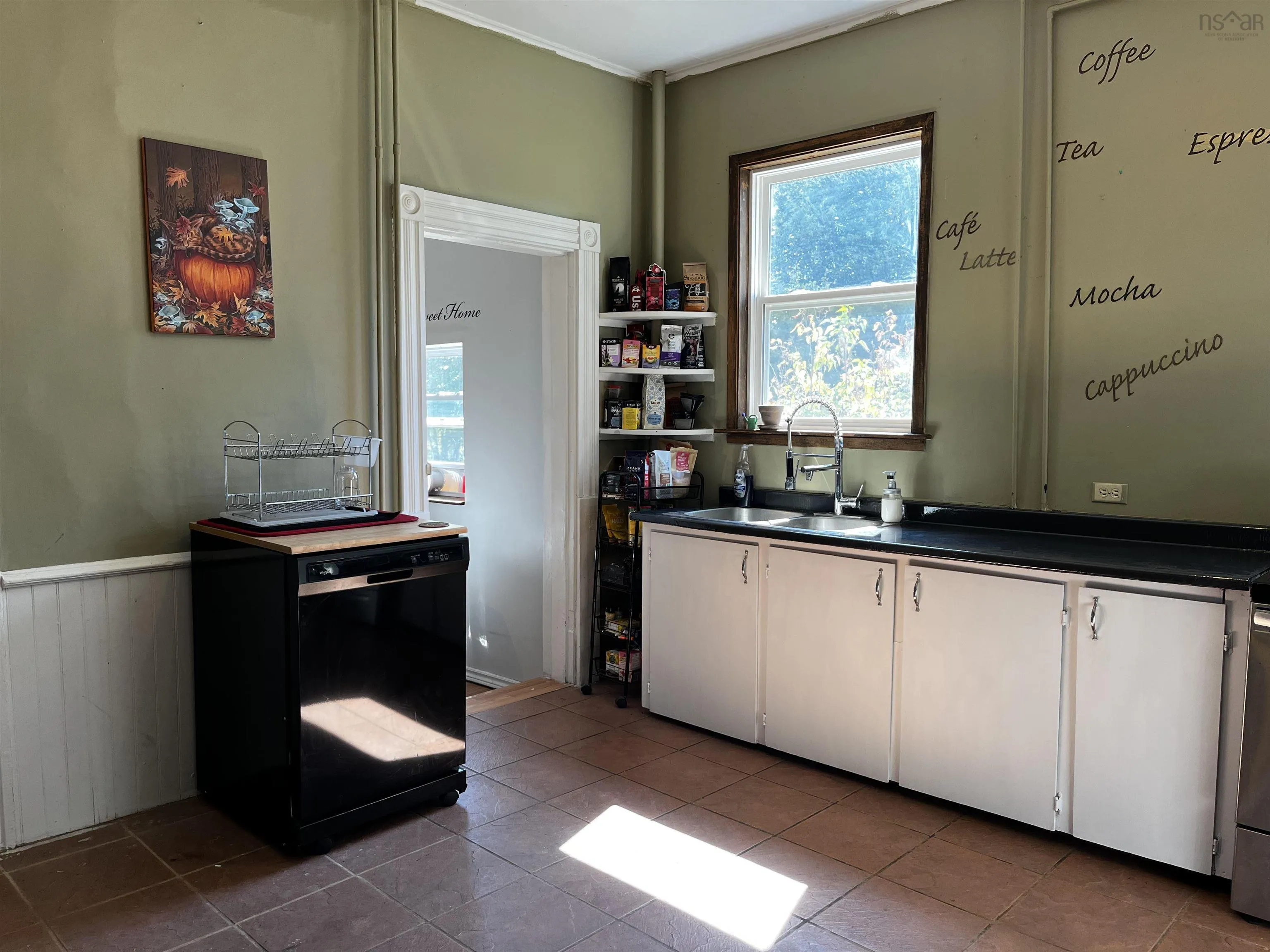 40 West Victoria Street, Amherst, NS B4H 1C1, 4 Bedrooms Bedrooms, ,2 BathroomsBathrooms,Residential,For Sale,West Victoria,202522535