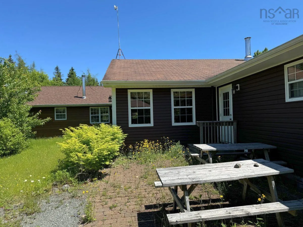74 Jack Daniels Lane, Juniper Mountain Ns B1k 0c2, ,4 BathroomsBathrooms,Residential,For Sale,Jack Daniels Lane,202509792