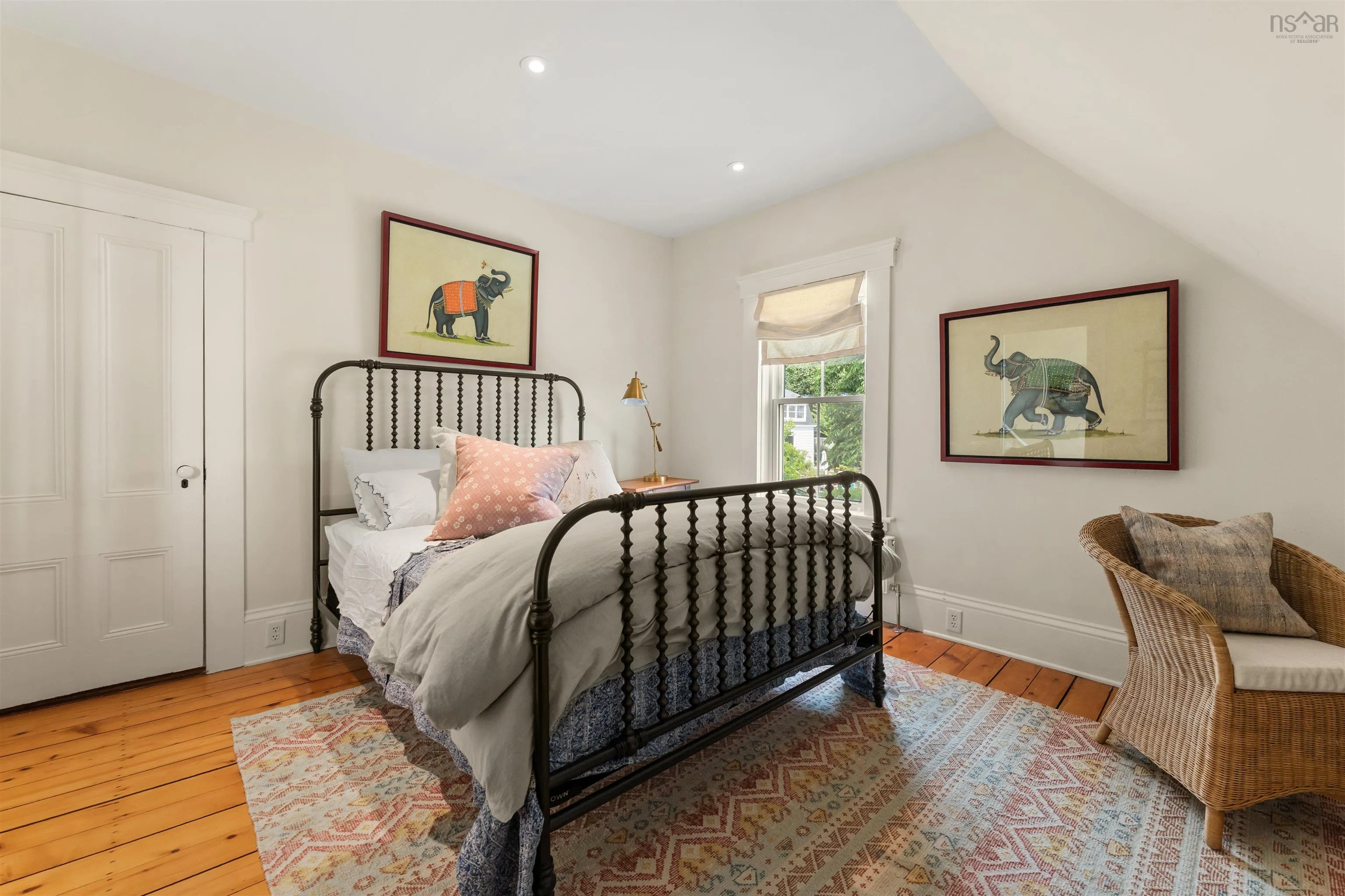 215 Pelham Street, Lunenburg, NS B0J 2C0, 3 Bedrooms Bedrooms, ,3 BathroomsBathrooms,Residential,For Sale,Pelham,202519255