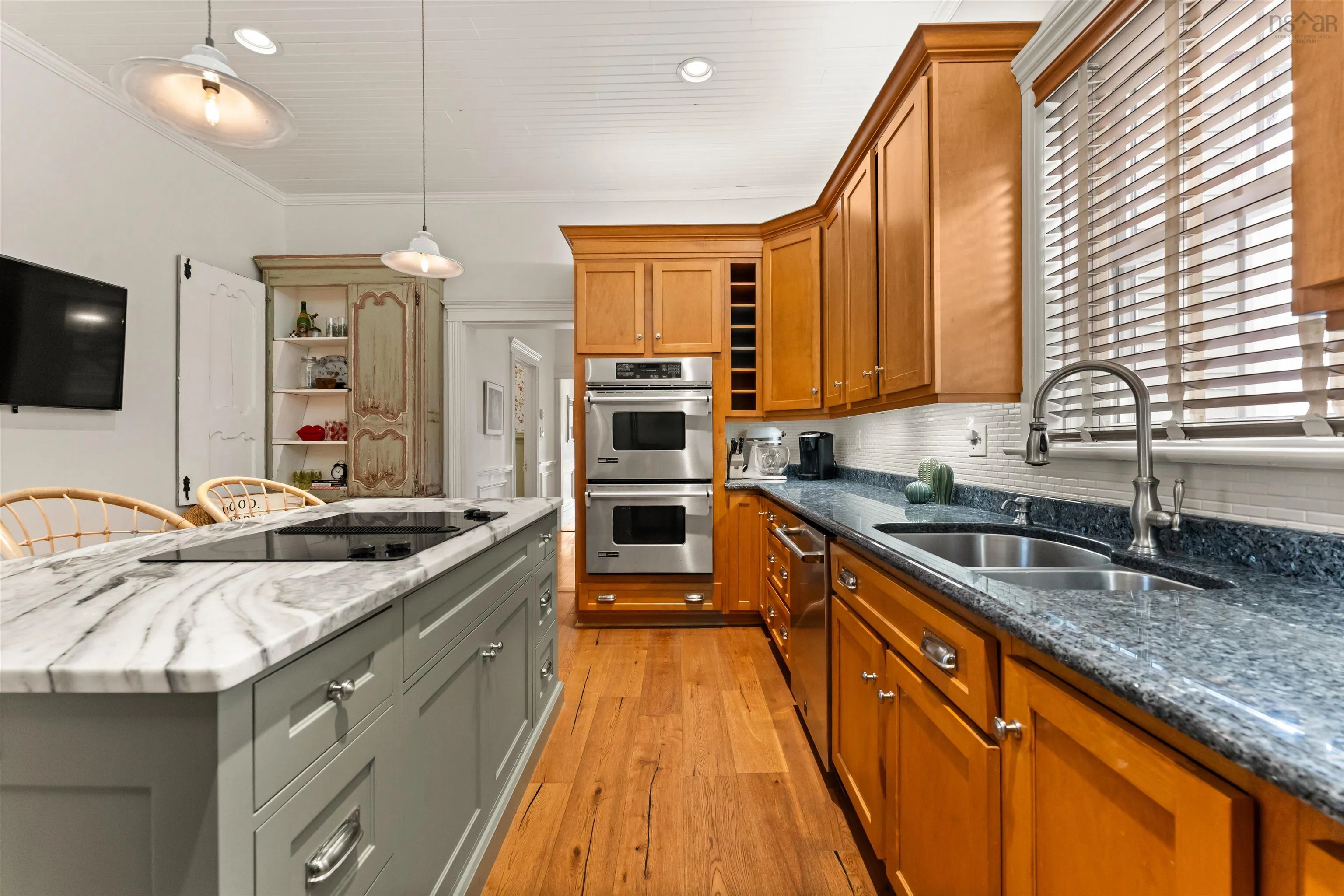 215 Pelham Street, Lunenburg, NS B0J 2C0, 3 Bedrooms Bedrooms, ,3 BathroomsBathrooms,Residential,For Sale,Pelham,202519255