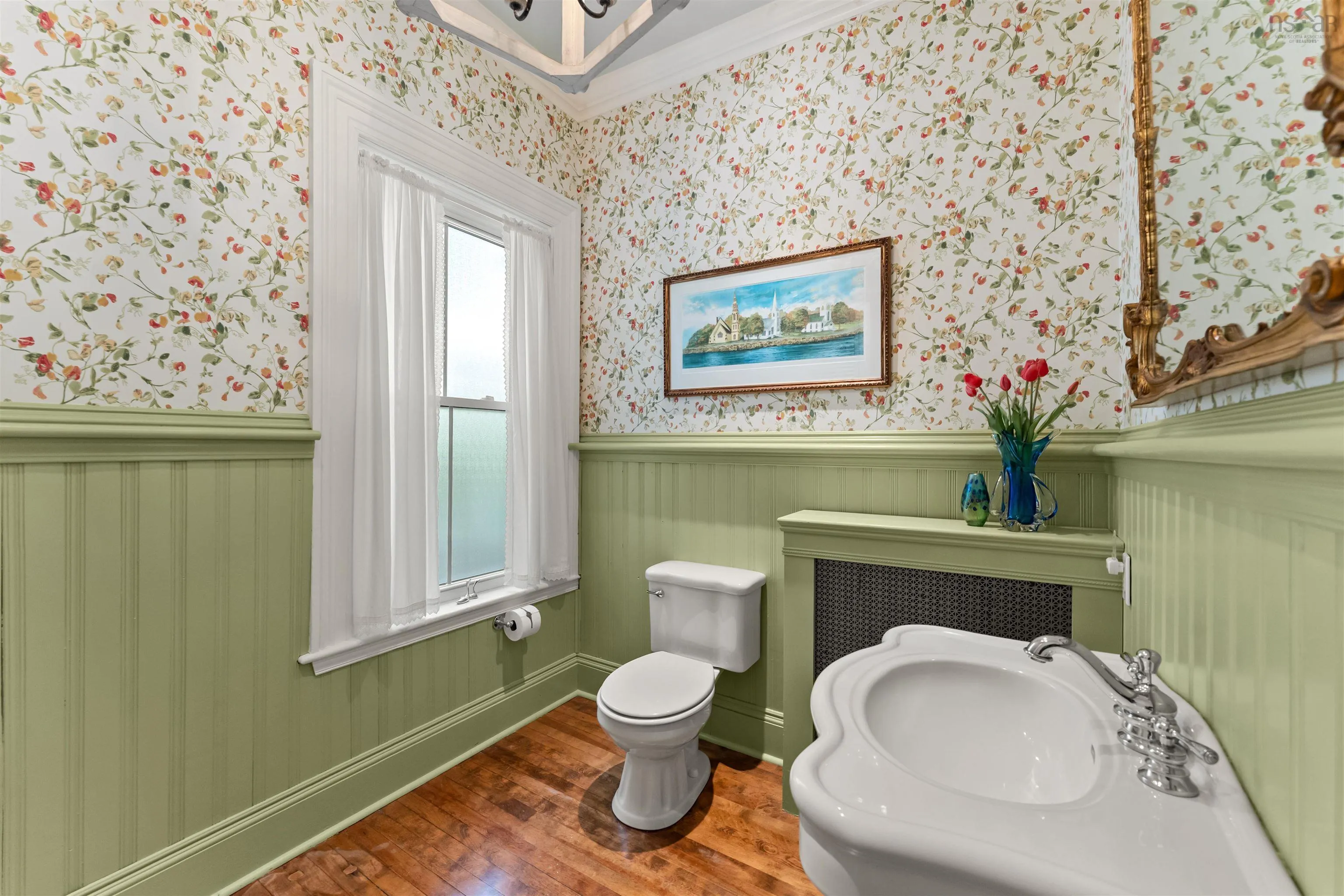 215 Pelham Street, Lunenburg, NS B0J 2C0, 3 Bedrooms Bedrooms, ,3 BathroomsBathrooms,Residential,For Sale,Pelham,202519255