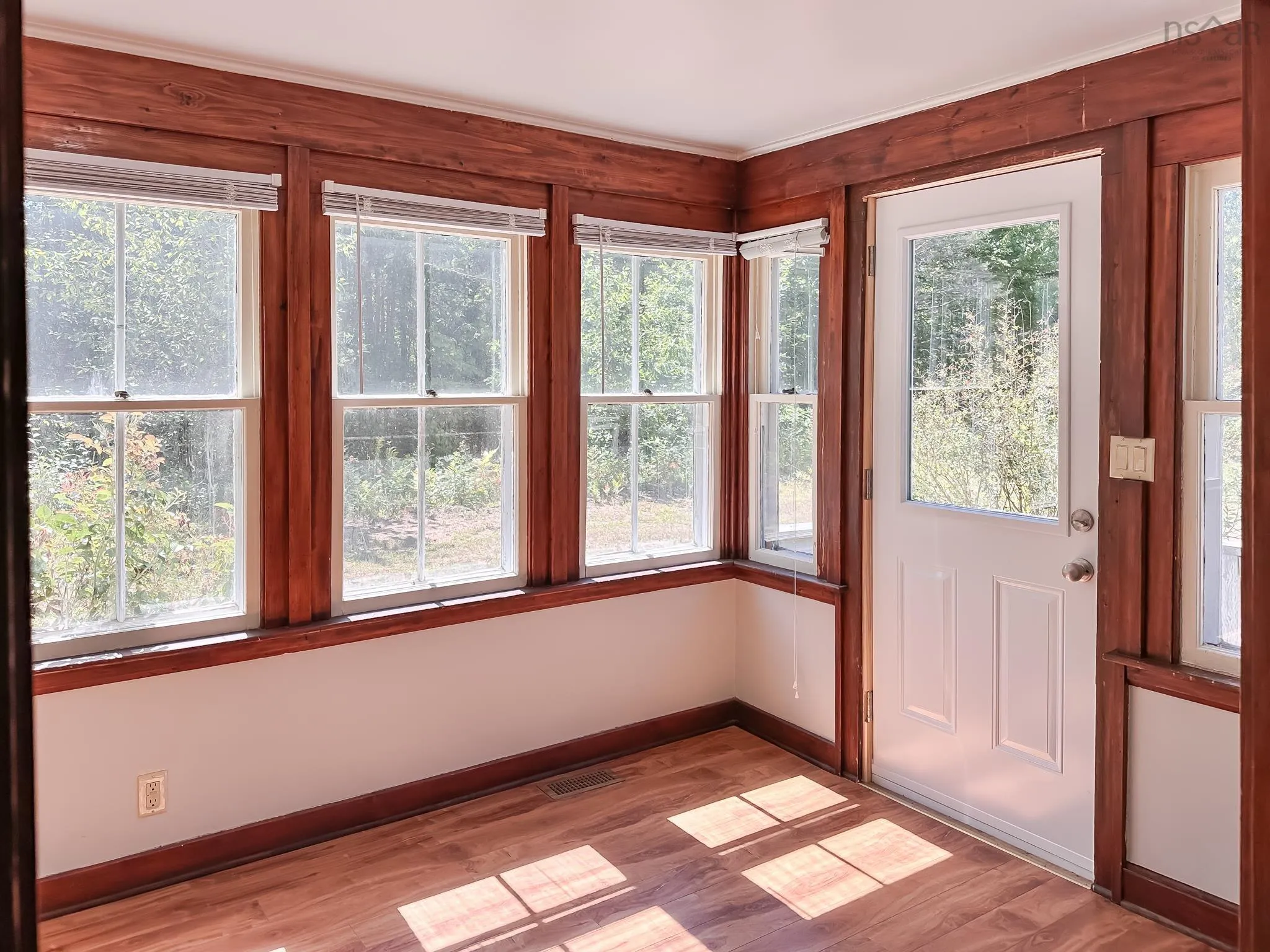 910 West Main Street, Kentville, NS B4N 3V7, 2 Bedrooms Bedrooms, ,2 BathroomsBathrooms,Residential,For Sale,West Main,202521314