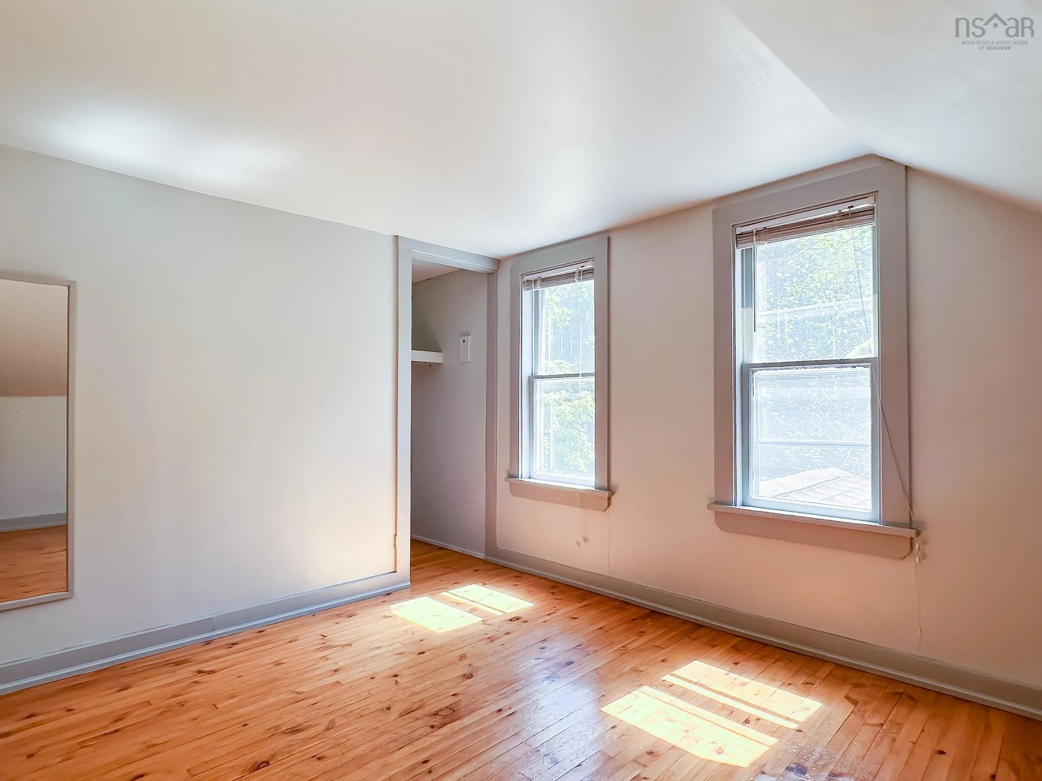 910 West Main Street, Kentville, NS B4N 3V7, 2 Bedrooms Bedrooms, ,2 BathroomsBathrooms,Residential,For Sale,West Main,202521314