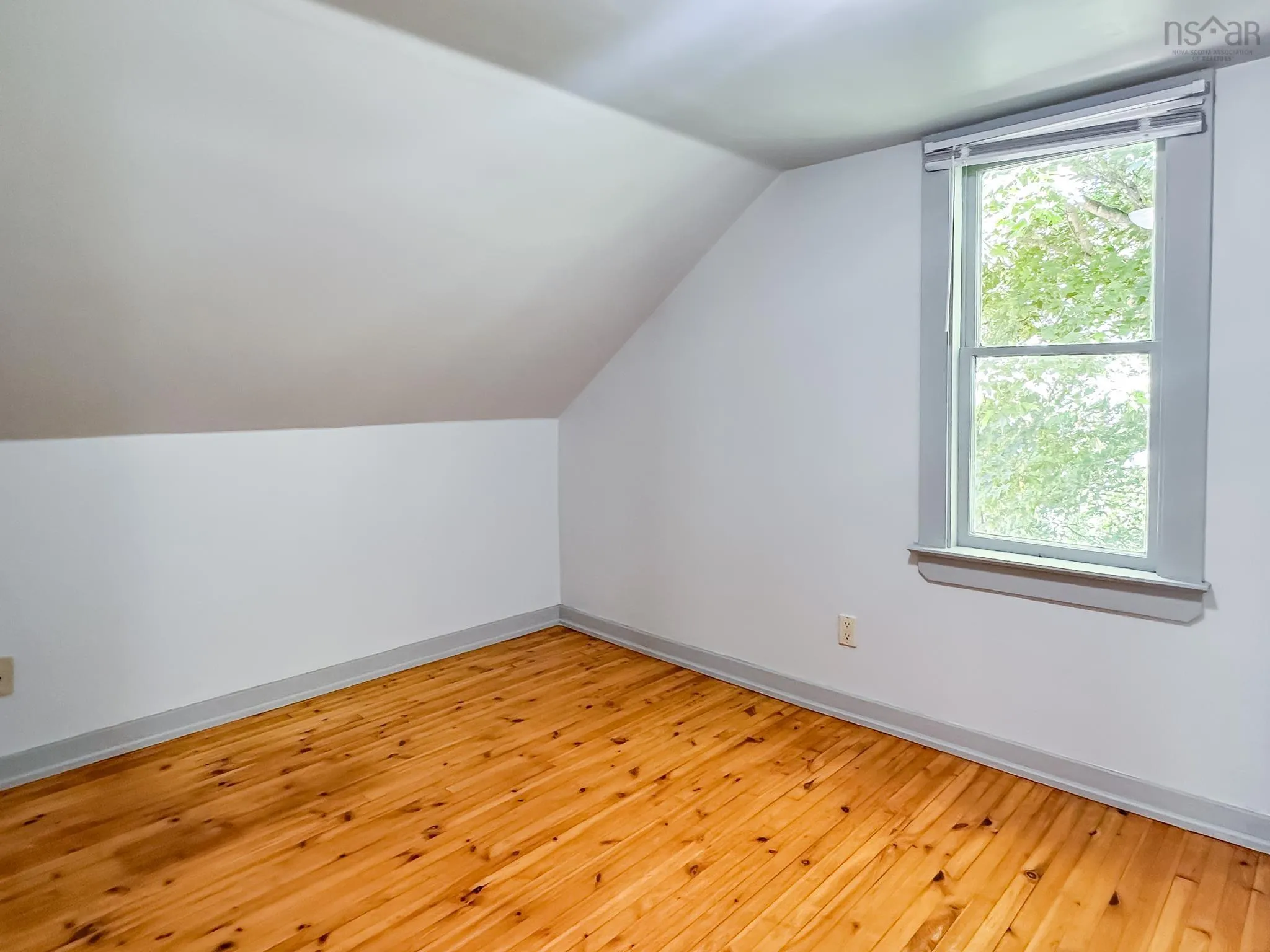 910 West Main Street, Kentville, NS B4N 3V7, 2 Bedrooms Bedrooms, ,2 BathroomsBathrooms,Residential,For Sale,West Main,202521314