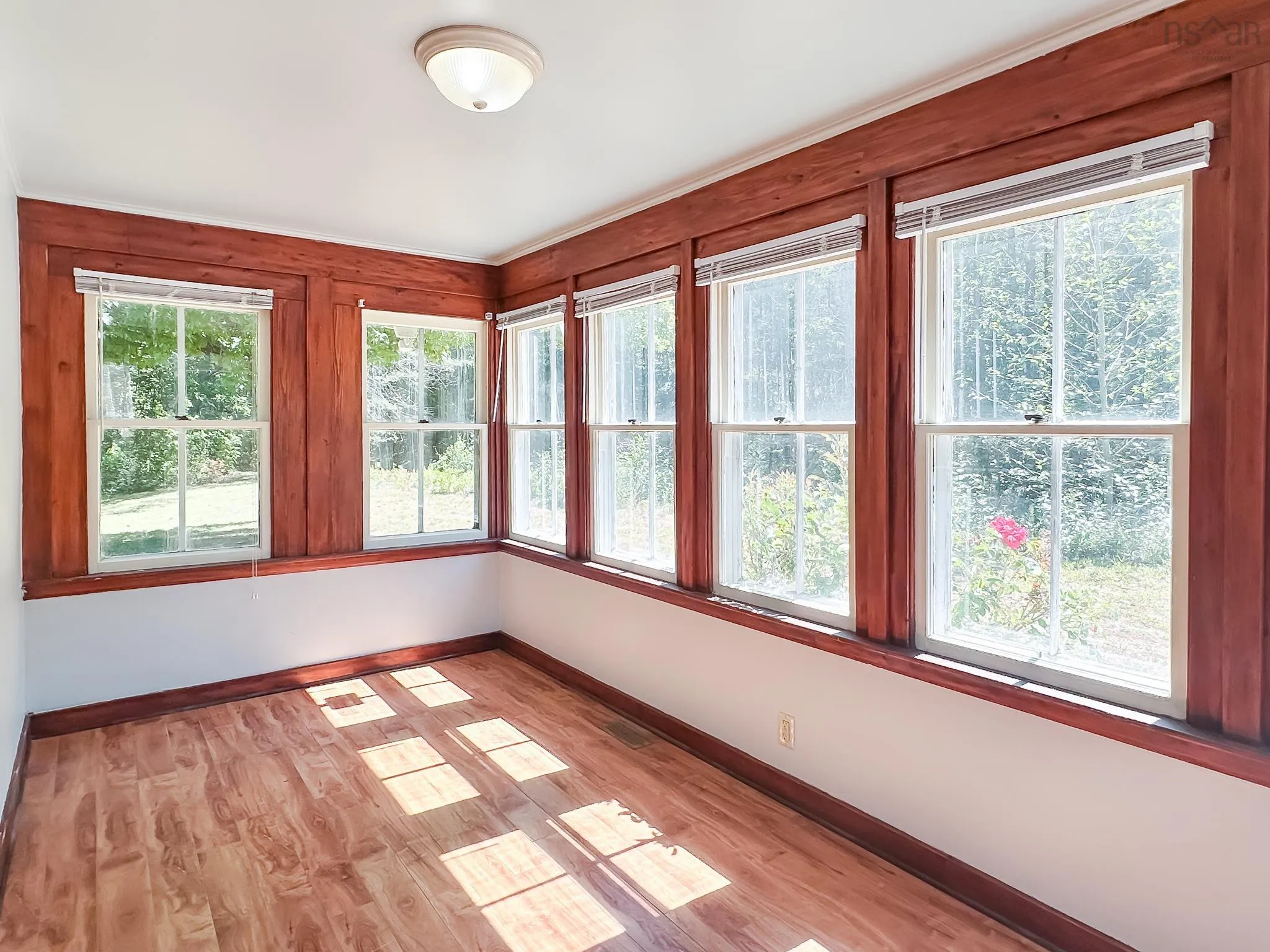 910 West Main Street, Kentville, NS B4N 3V7, 2 Bedrooms Bedrooms, ,2 BathroomsBathrooms,Residential,For Sale,West Main,202521314