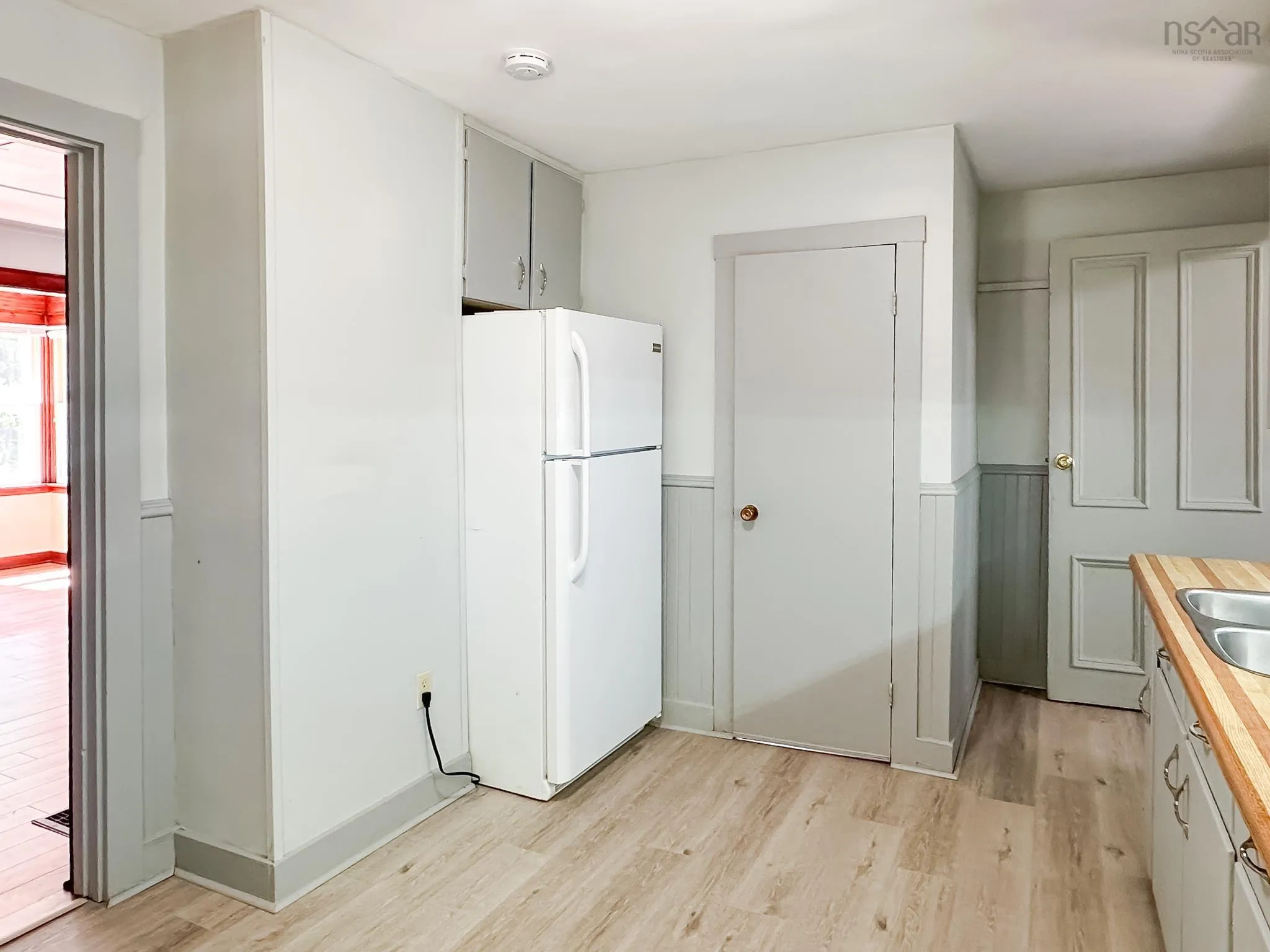 910 West Main Street, Kentville, NS B4N 3V7, 2 Bedrooms Bedrooms, ,2 BathroomsBathrooms,Residential,For Sale,West Main,202521314