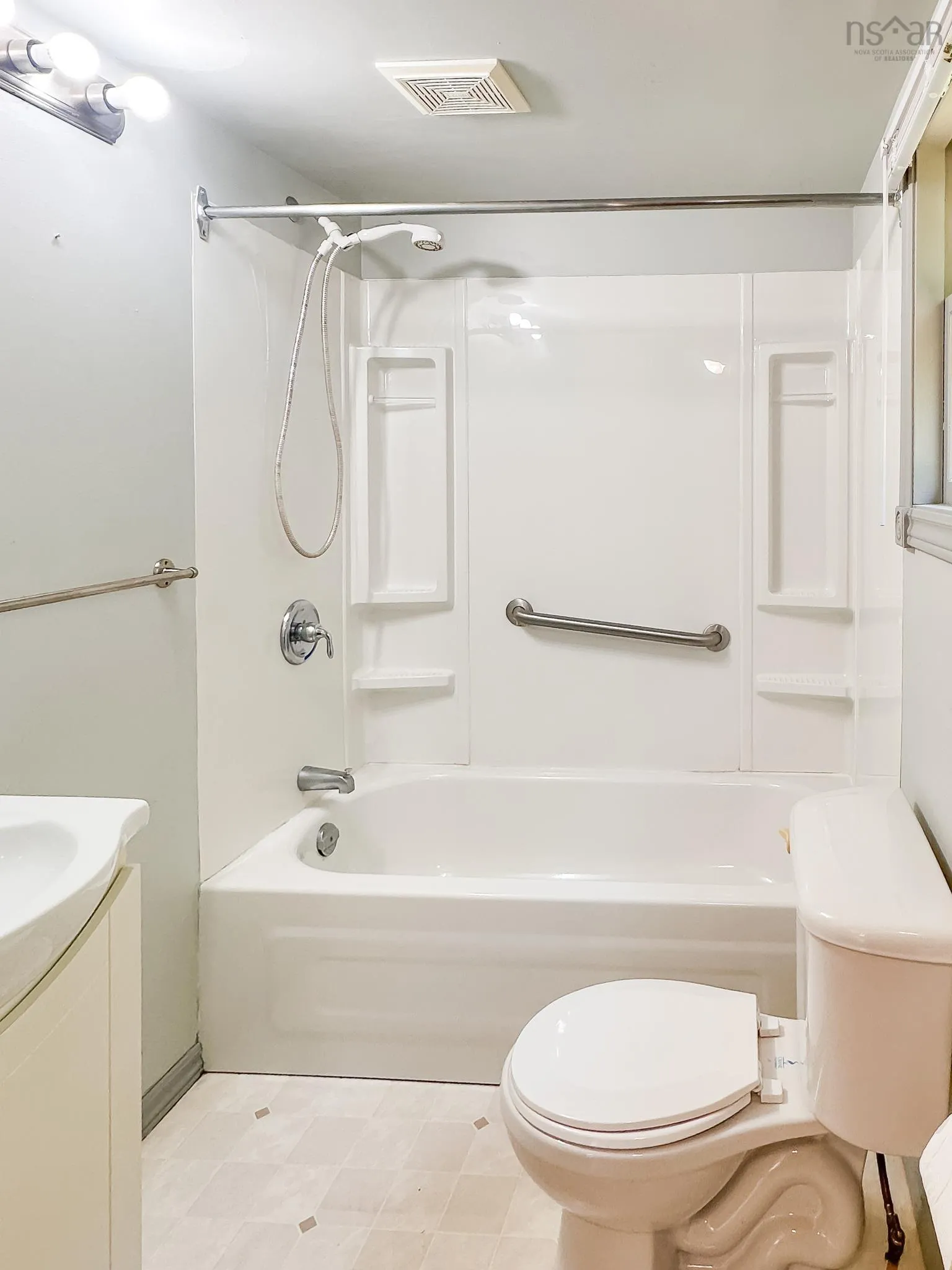 910 West Main Street, Kentville, NS B4N 3V7, 2 Bedrooms Bedrooms, ,2 BathroomsBathrooms,Residential,For Sale,West Main,202521314