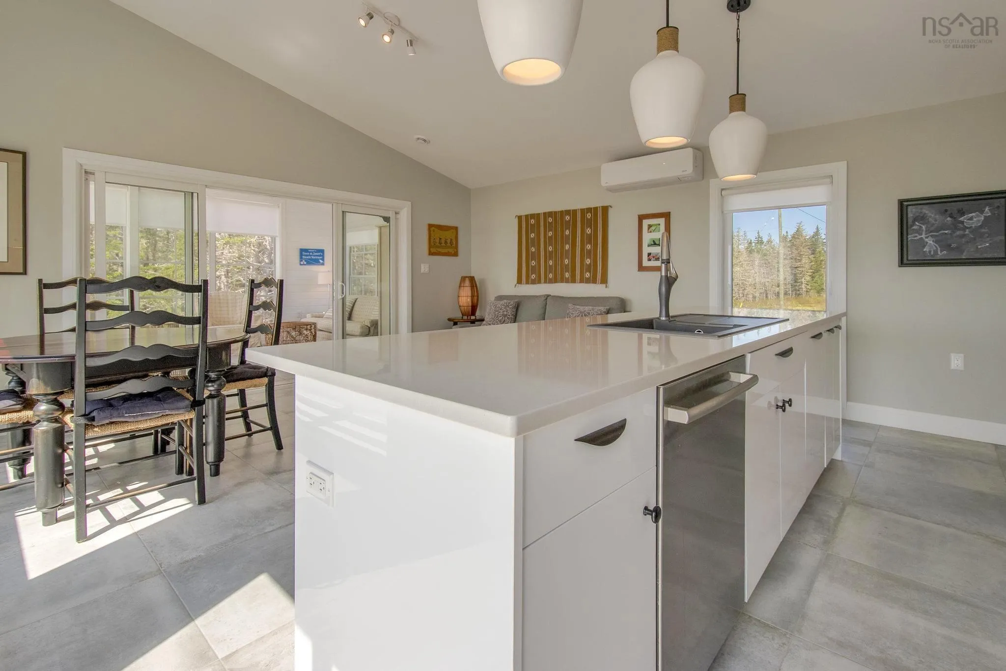 70 Seaside Drive, Louis Head, NS B0T 1W0, 2 Bedrooms Bedrooms, ,1 BathroomBathrooms,Residential,For Sale,Seaside,202513599