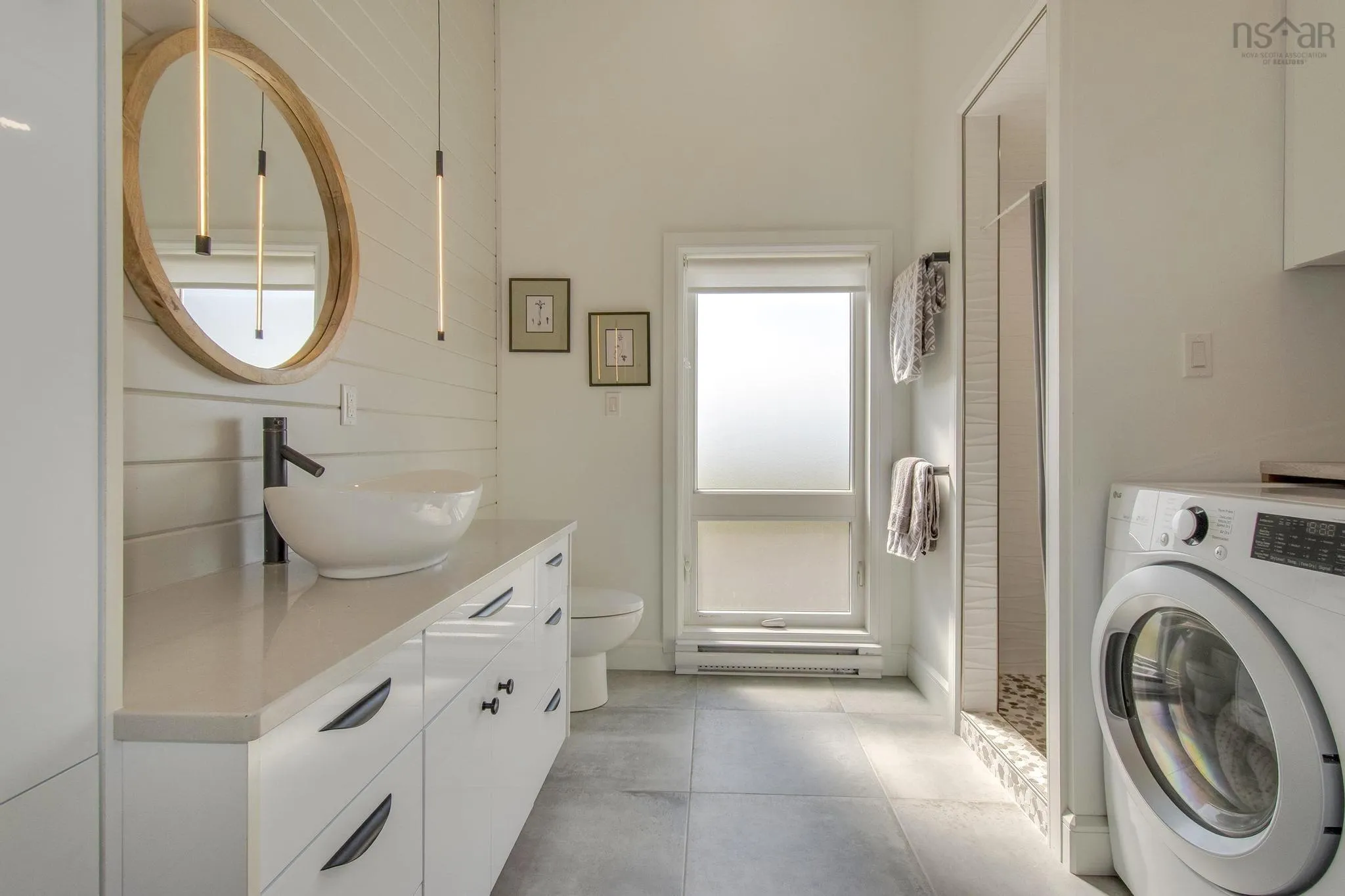 70 Seaside Drive, Louis Head, NS B0T 1W0, 2 Bedrooms Bedrooms, ,1 BathroomBathrooms,Residential,For Sale,Seaside,202513599