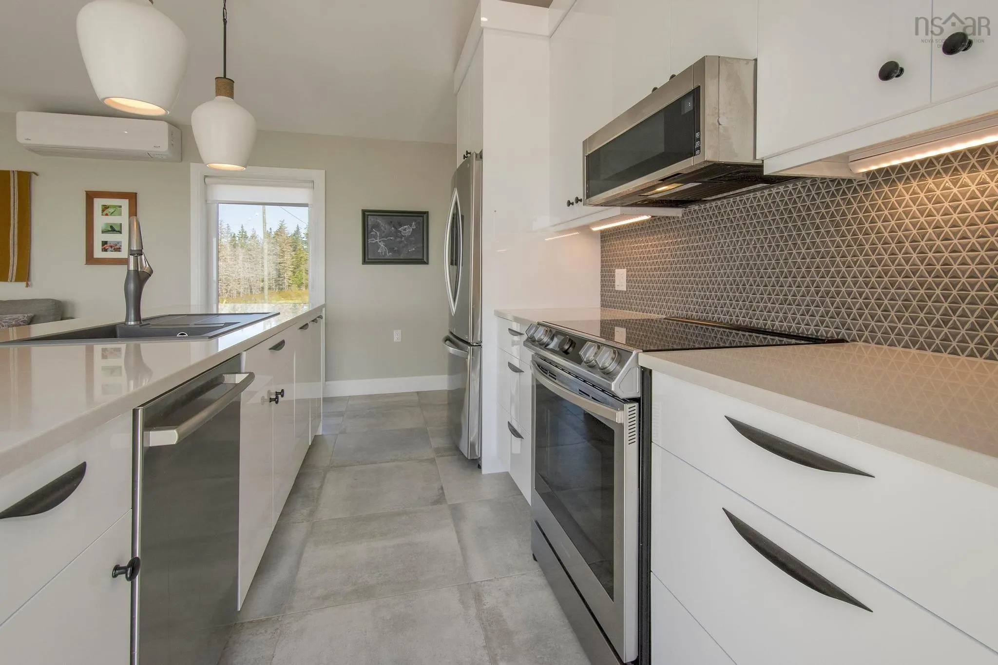70 Seaside Drive, Louis Head, NS B0T 1W0, 2 Bedrooms Bedrooms, ,1 BathroomBathrooms,Residential,For Sale,Seaside,202513599