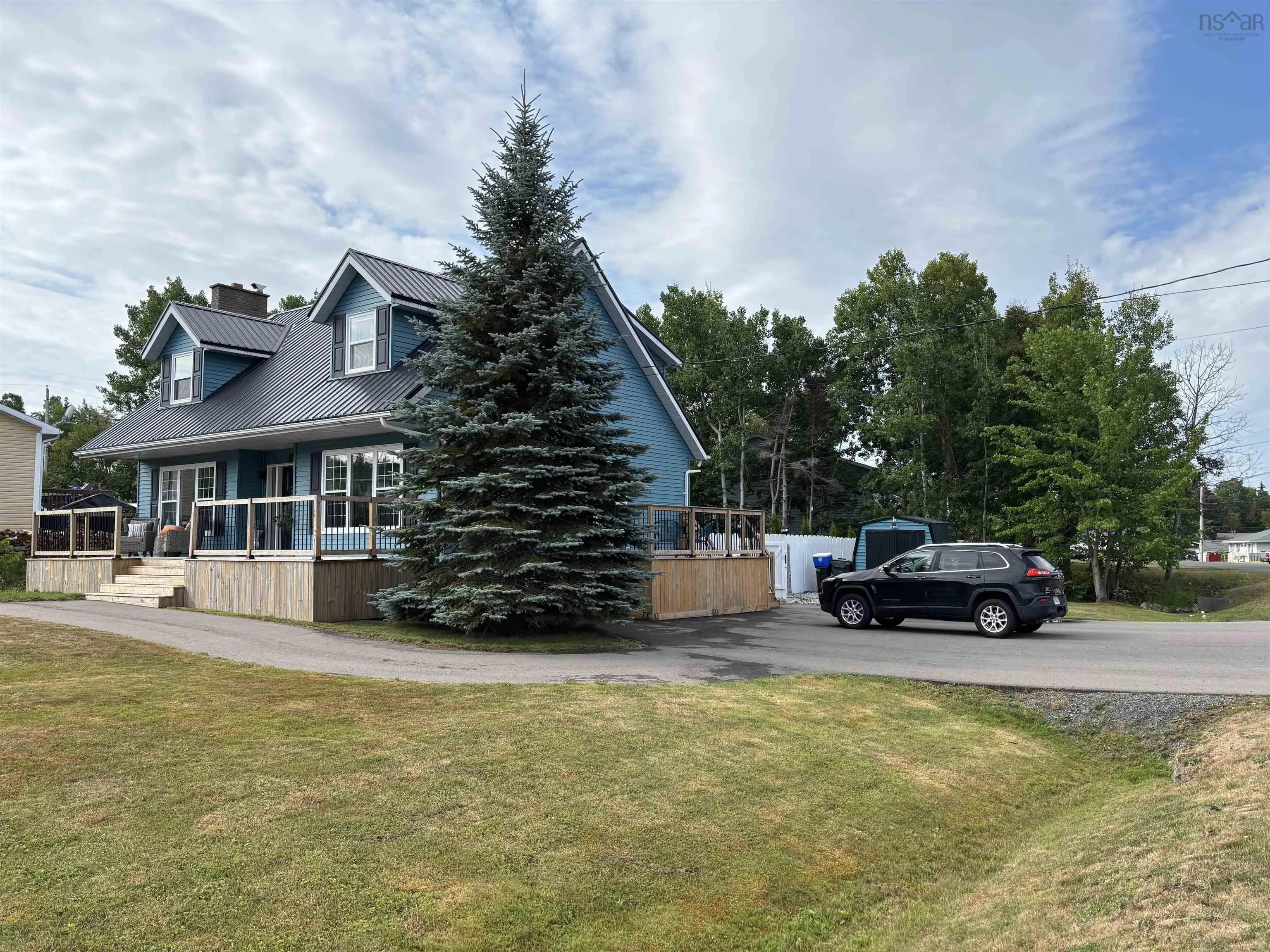 15 Meadowbrook Drive, Sydney Mines, NS B1V 3G8, 4 Bedrooms Bedrooms, ,2 BathroomsBathrooms,Residential,For Sale,Meadowbrook Drive,202520787
