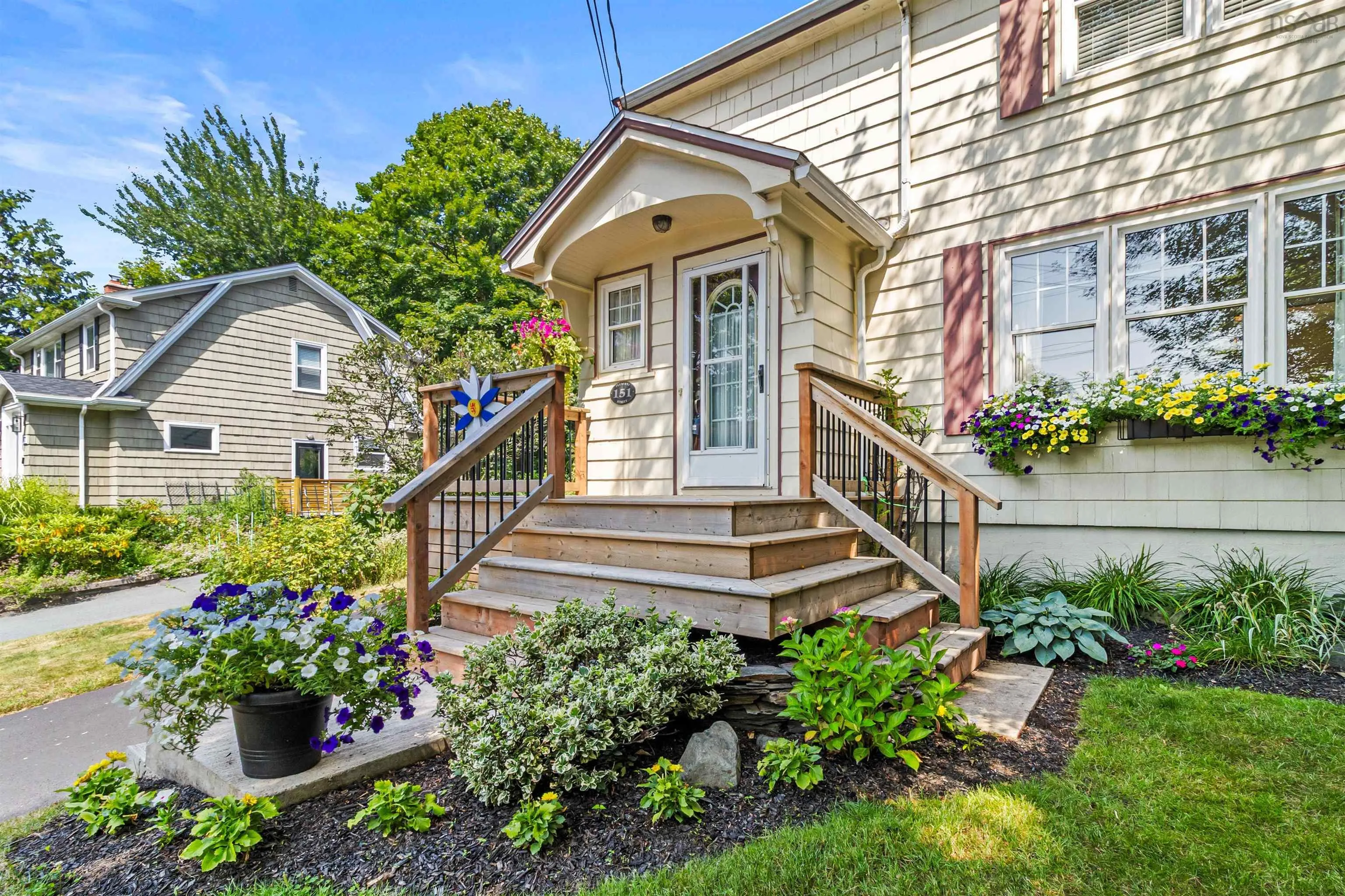 151 Pleasant Street, Dartmouth, NS B2Y 3P8, 3 Bedrooms Bedrooms, ,2 BathroomsBathrooms,Residential,For Sale,Pleasant,202519891