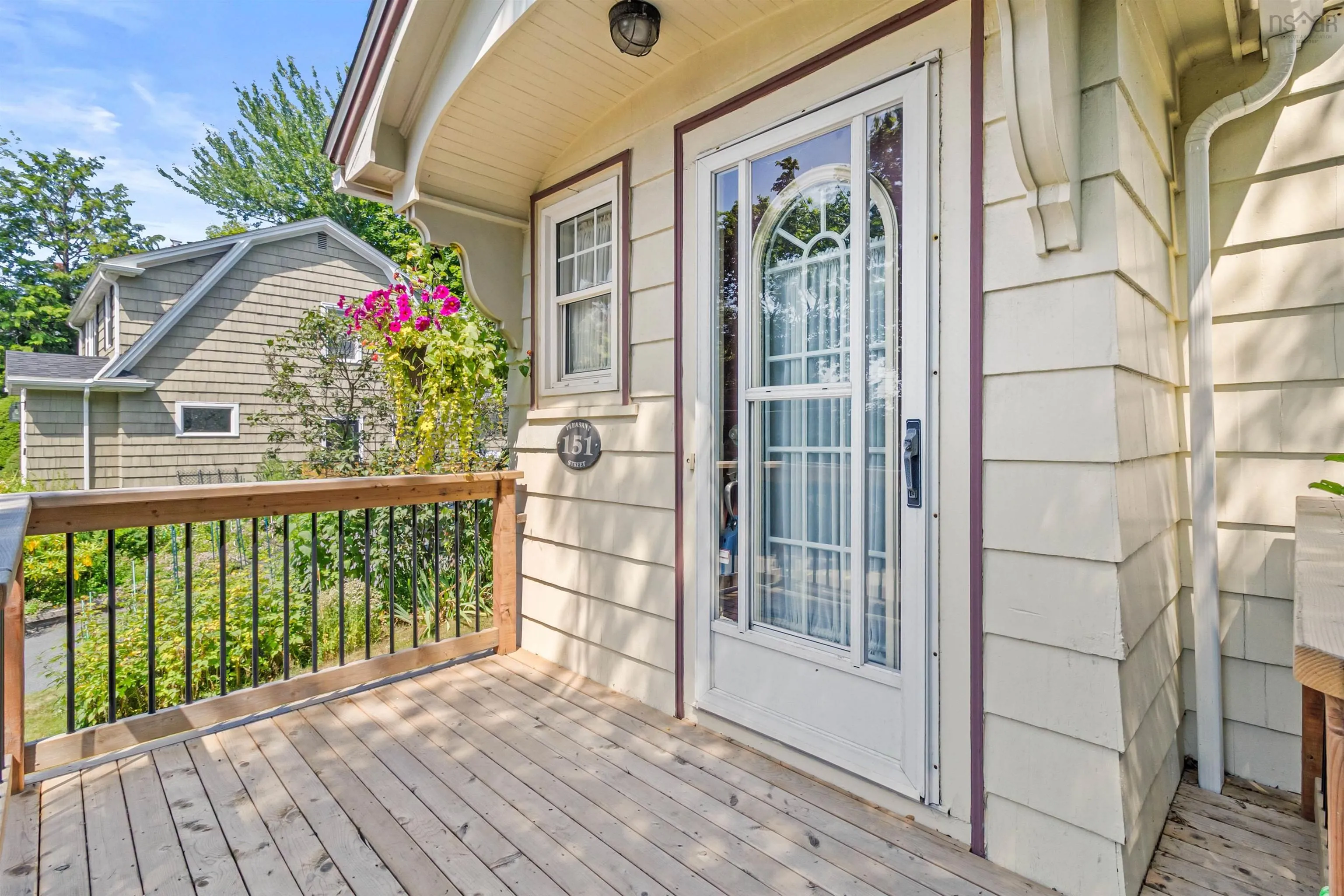 151 Pleasant Street, Dartmouth, NS B2Y 3P8, 3 Bedrooms Bedrooms, ,2 BathroomsBathrooms,Residential,For Sale,Pleasant,202519891
