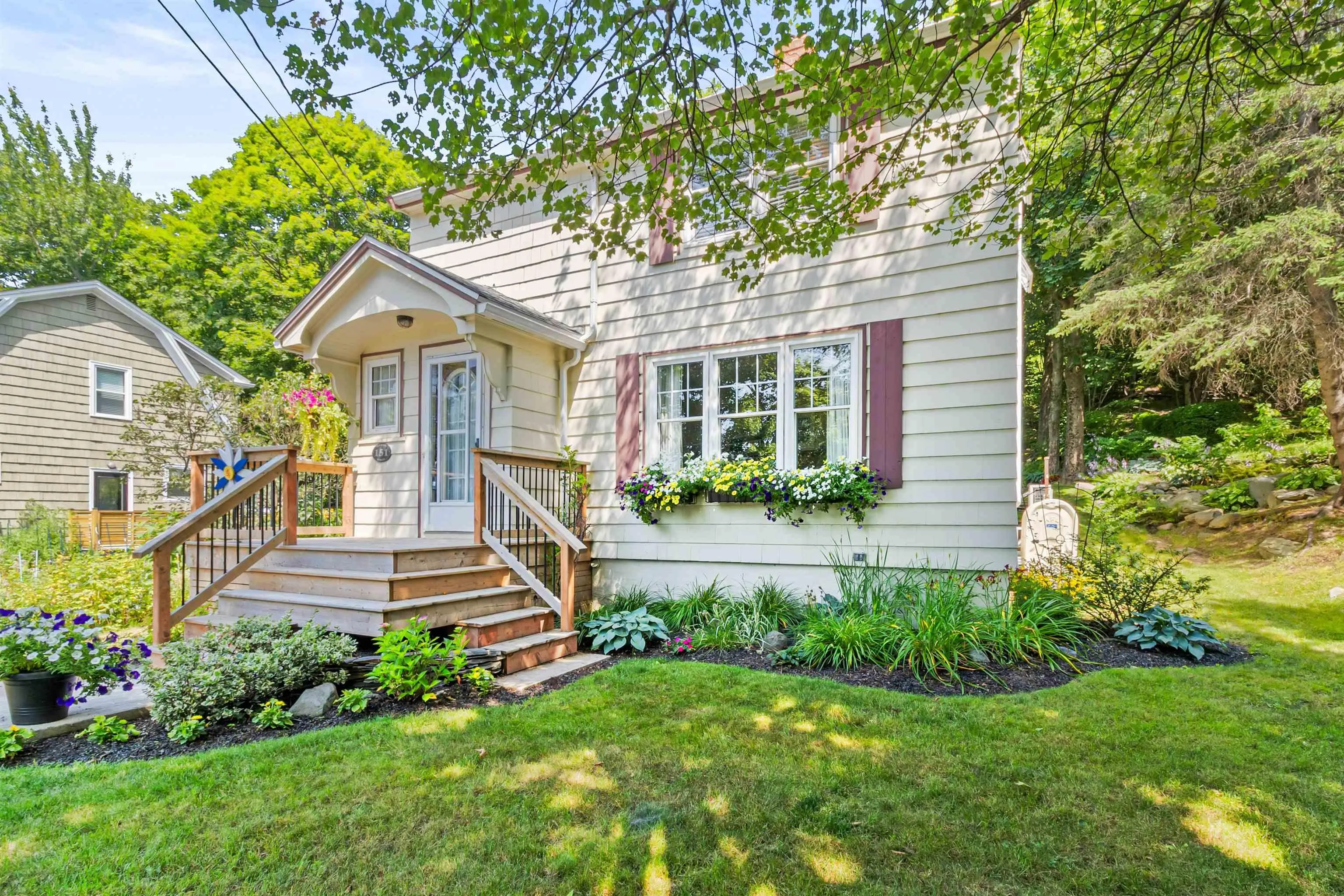 151 Pleasant Street, Dartmouth, NS B2Y 3P8, 3 Bedrooms Bedrooms, ,2 BathroomsBathrooms,Residential,For Sale,Pleasant,202519891