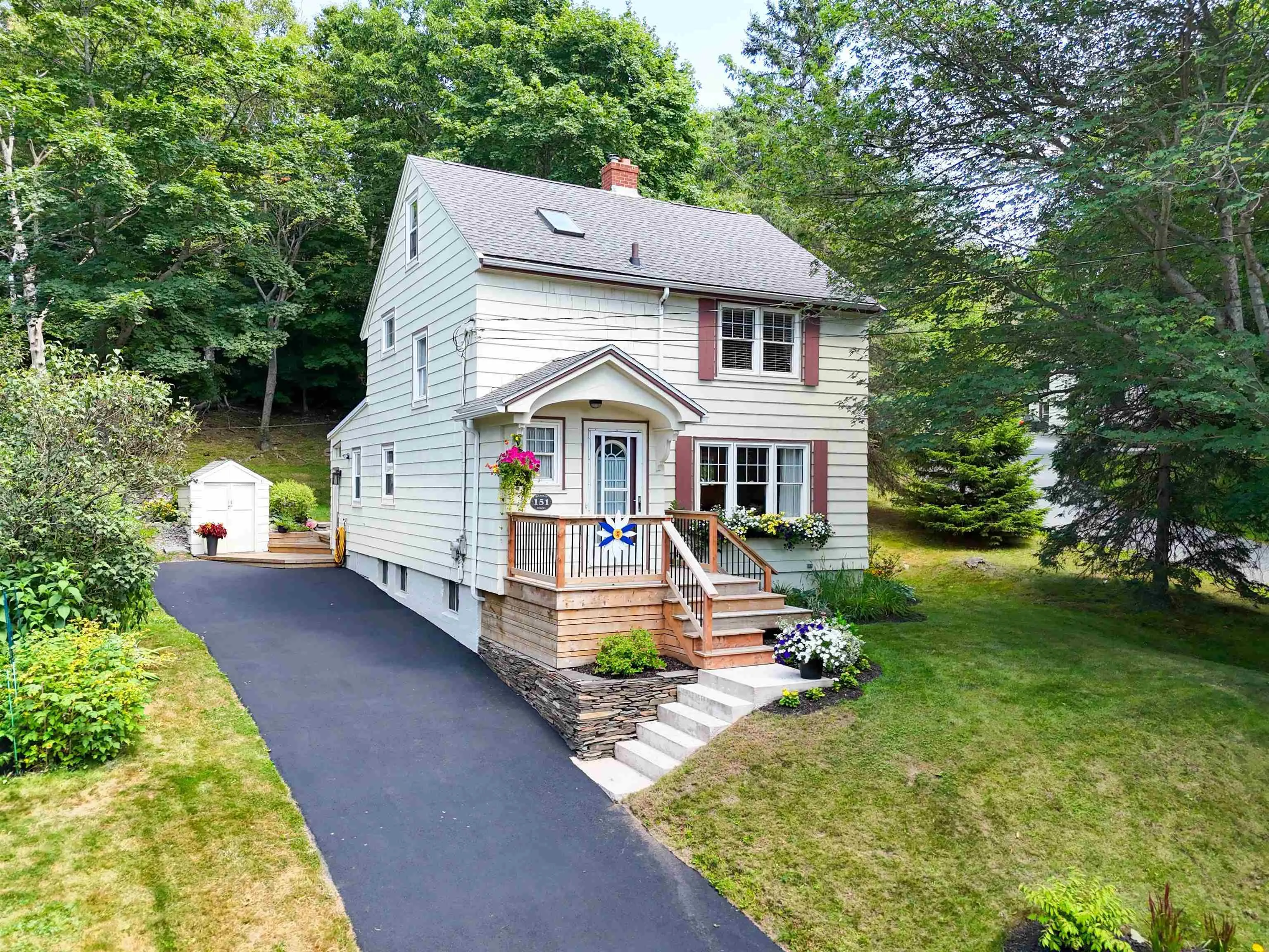 151 Pleasant Street, Dartmouth, NS B2Y 3P8, 3 Bedrooms Bedrooms, ,2 BathroomsBathrooms,Residential,For Sale,Pleasant,202519891