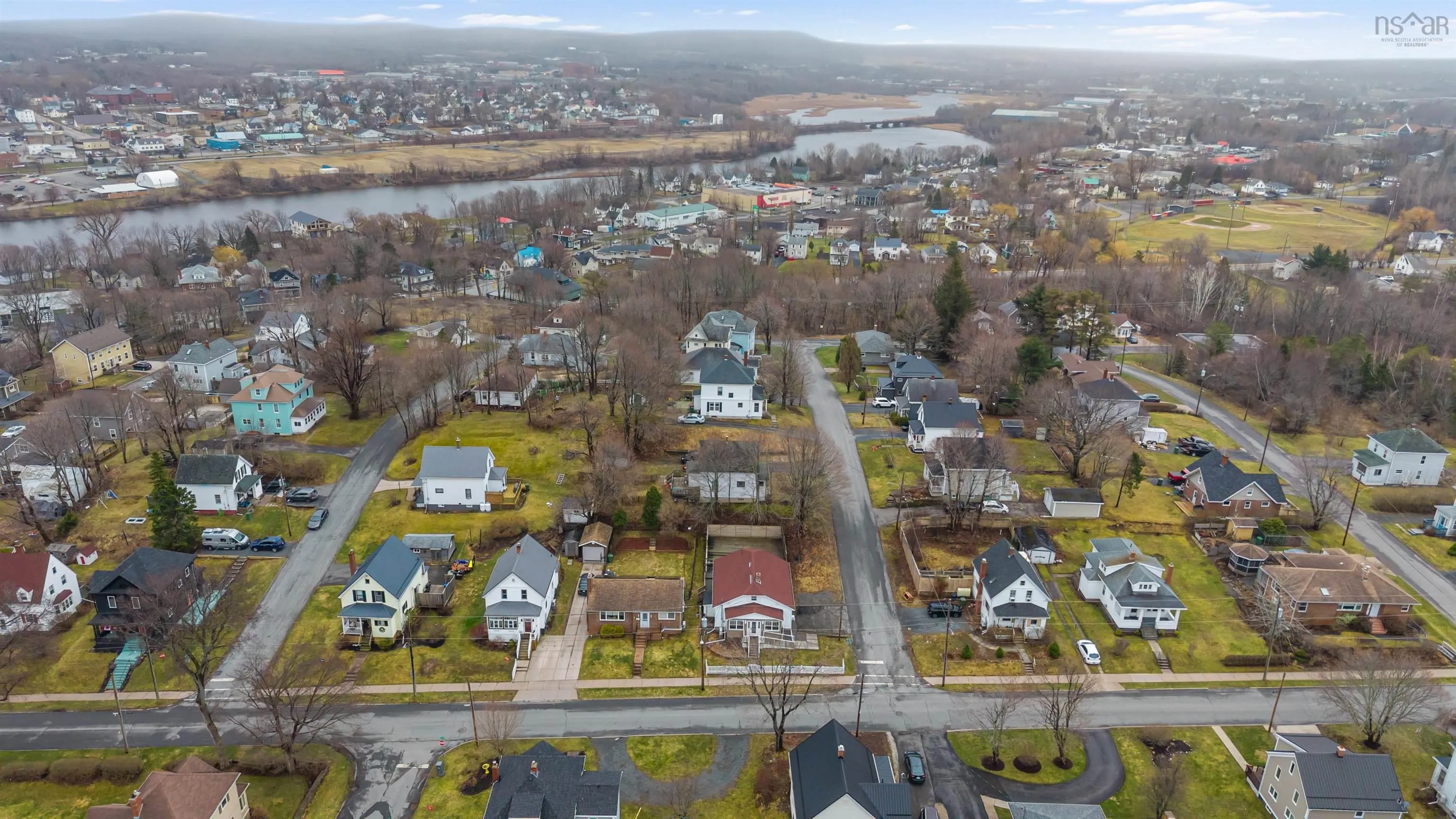 140 Maple Avenue, New Glasgow Ns B2h 2b6, 3 Bedrooms Bedrooms, ,2 BathroomsBathrooms,Residential,For Sale,Maple,202508256