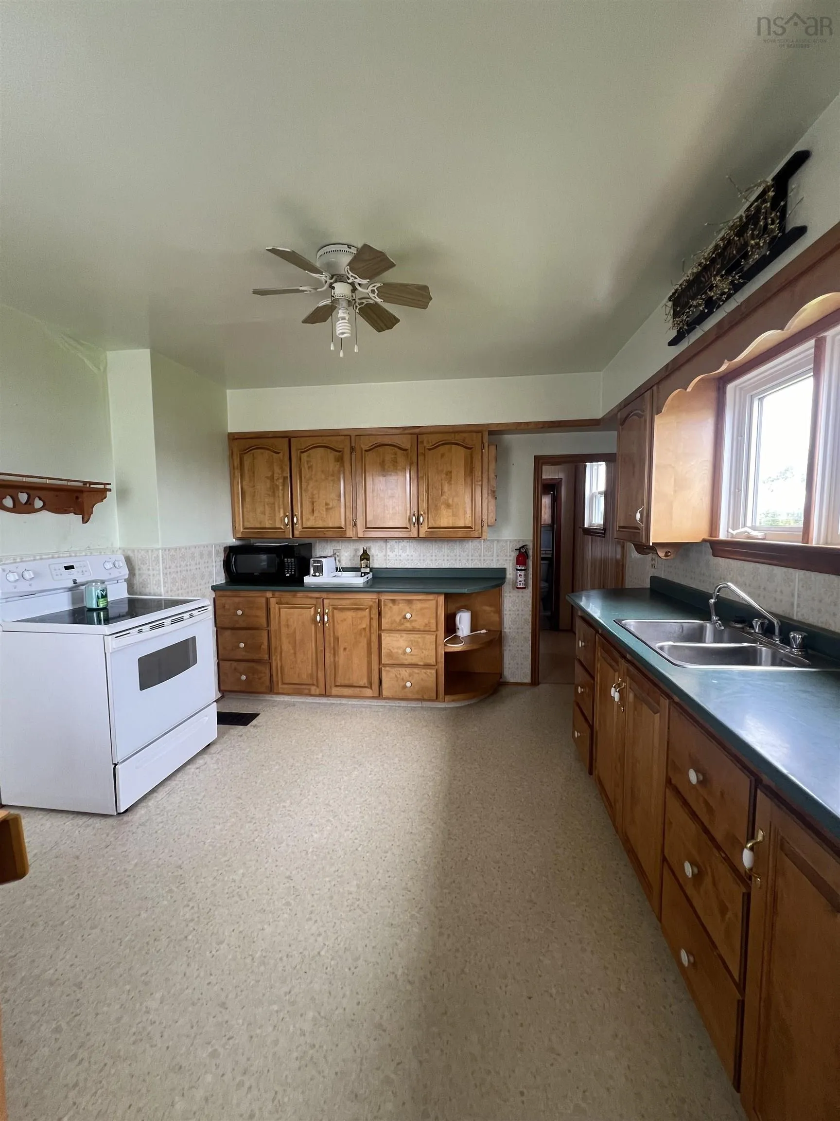 41 Port Bickerton Village Road, Port Bickerton Ns B0j 1a0, 4 Bedrooms Bedrooms, ,1 BathroomBathrooms,Residential,For Sale,Port Bickerton Village,202502882