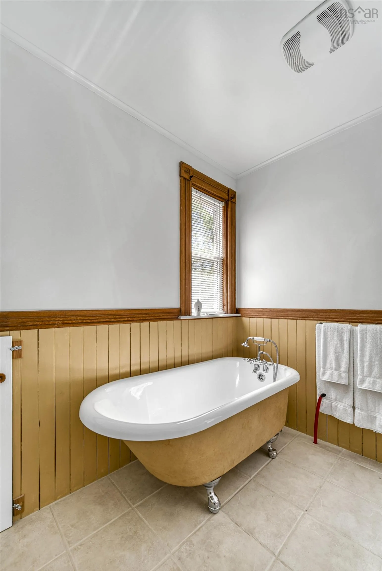 8499 3 Highway, Port Mouton, NS B0T 1T0, 5 Bedrooms Bedrooms, ,2 BathroomsBathrooms,Residential,For Sale,3,202521456