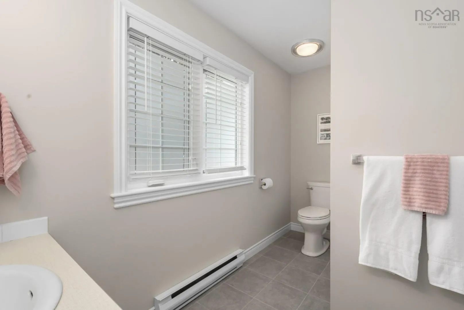 10 Parkvale Crescent, Bedford, NS B4A 3M3, 5 Bedrooms Bedrooms, ,3 BathroomsBathrooms,Residential,For Sale,Parkvale,202524442