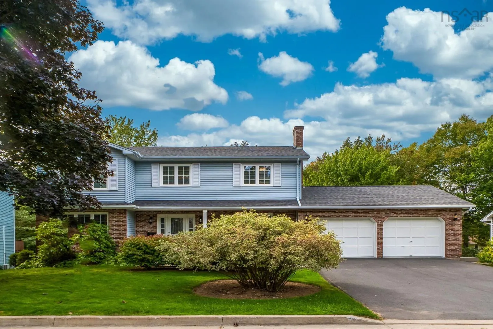 10 Parkvale Crescent, Bedford, NS B4A 3M3, 5 Bedrooms Bedrooms, ,3 BathroomsBathrooms,Residential,For Sale,Parkvale,202524442