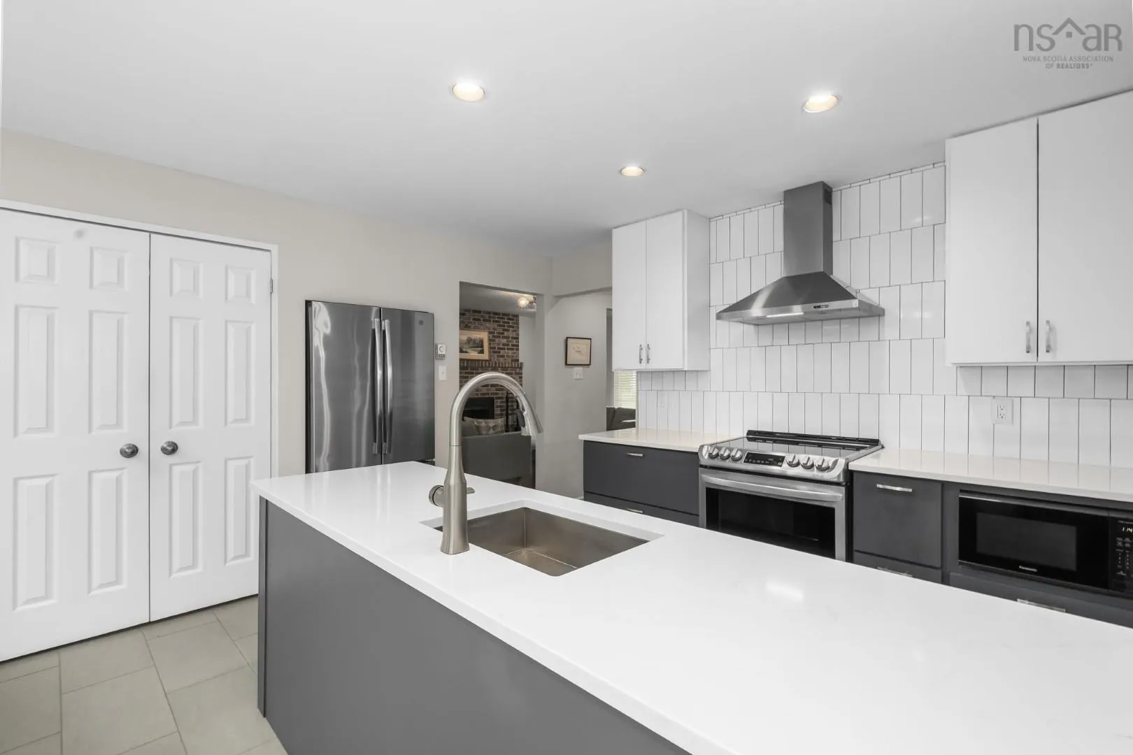 10 Parkvale Crescent, Bedford, NS B4A 3M3, 5 Bedrooms Bedrooms, ,3 BathroomsBathrooms,Residential,For Sale,Parkvale,202524442