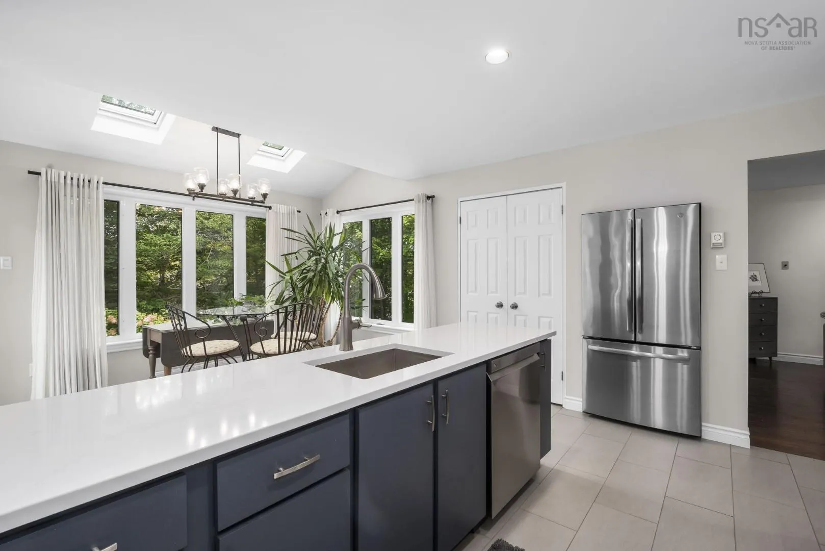 10 Parkvale Crescent, Bedford, NS B4A 3M3, 5 Bedrooms Bedrooms, ,3 BathroomsBathrooms,Residential,For Sale,Parkvale,202524442