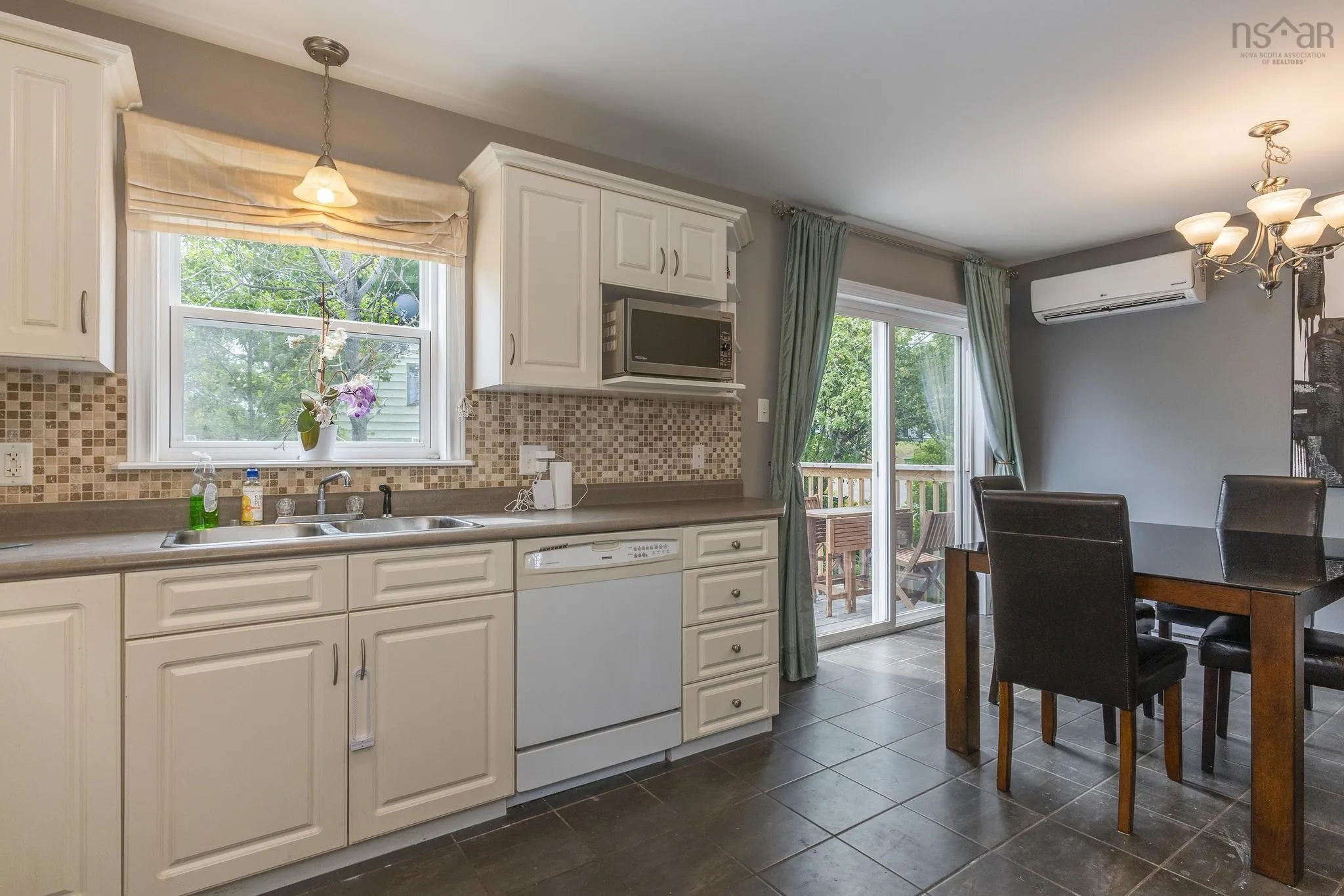 147 Governors Lake Drive, Timberlea, NS B3T 1A4, 4 Bedrooms Bedrooms, ,Residential Income,For Sale,Governors Lake,202523686