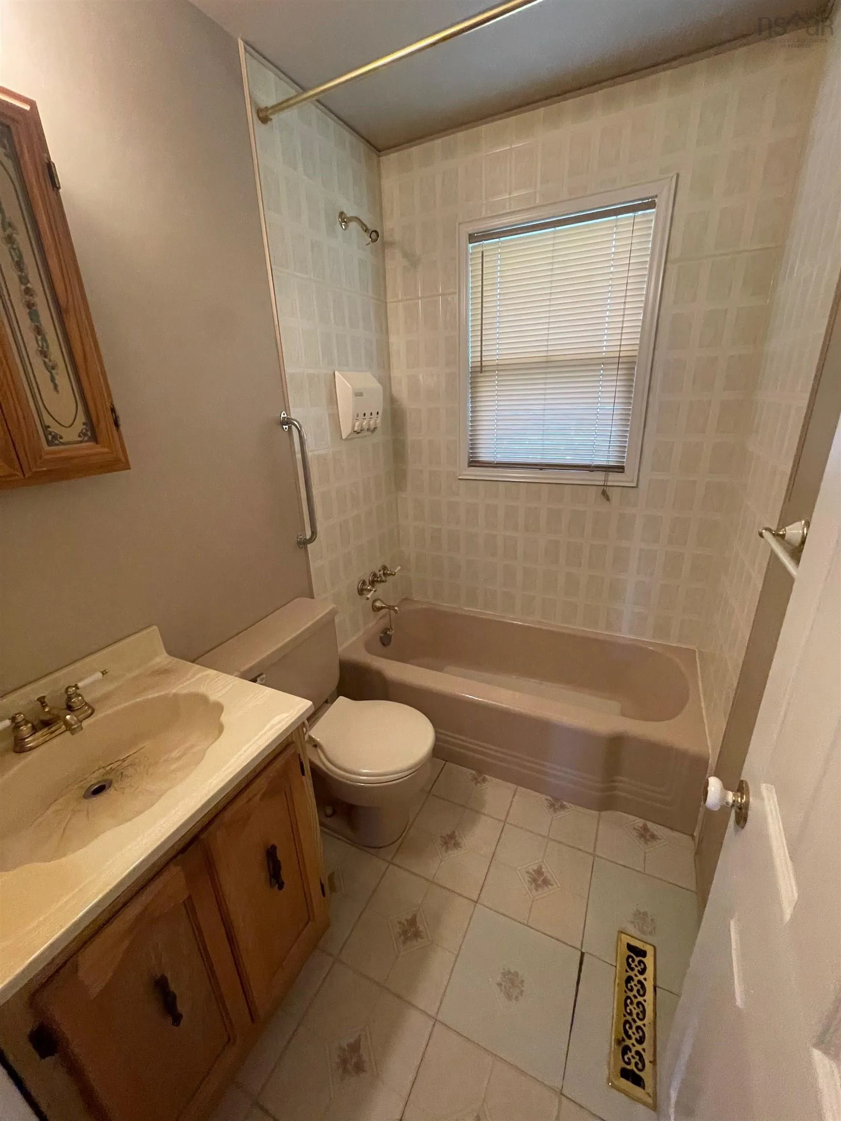 216-ashby Road, Sydney, NS B1P 2S8, 2 Bedrooms Bedrooms, ,1 BathroomBathrooms,Residential,For Sale,Road,202522984