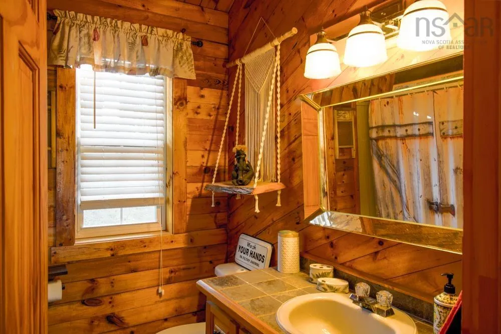 169 Cockscomb Lake Drive, Mount Uniacke, NS B0N 1Z0, 2 Bedrooms Bedrooms, ,1 BathroomBathrooms,Residential,For Sale,Cockscomb Lake,202522309
