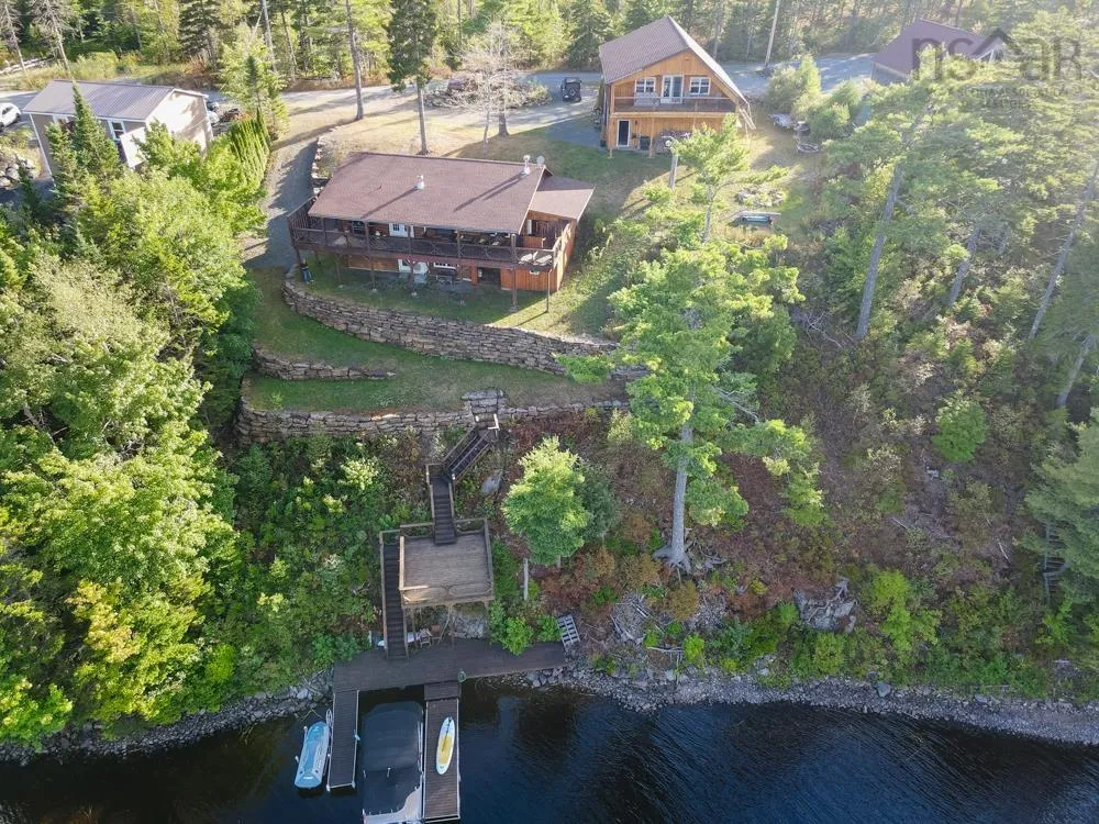 169 Cockscomb Lake Drive, Mount Uniacke, NS B0N 1Z0, 2 Bedrooms Bedrooms, ,1 BathroomBathrooms,Residential,For Sale,Cockscomb Lake,202522309