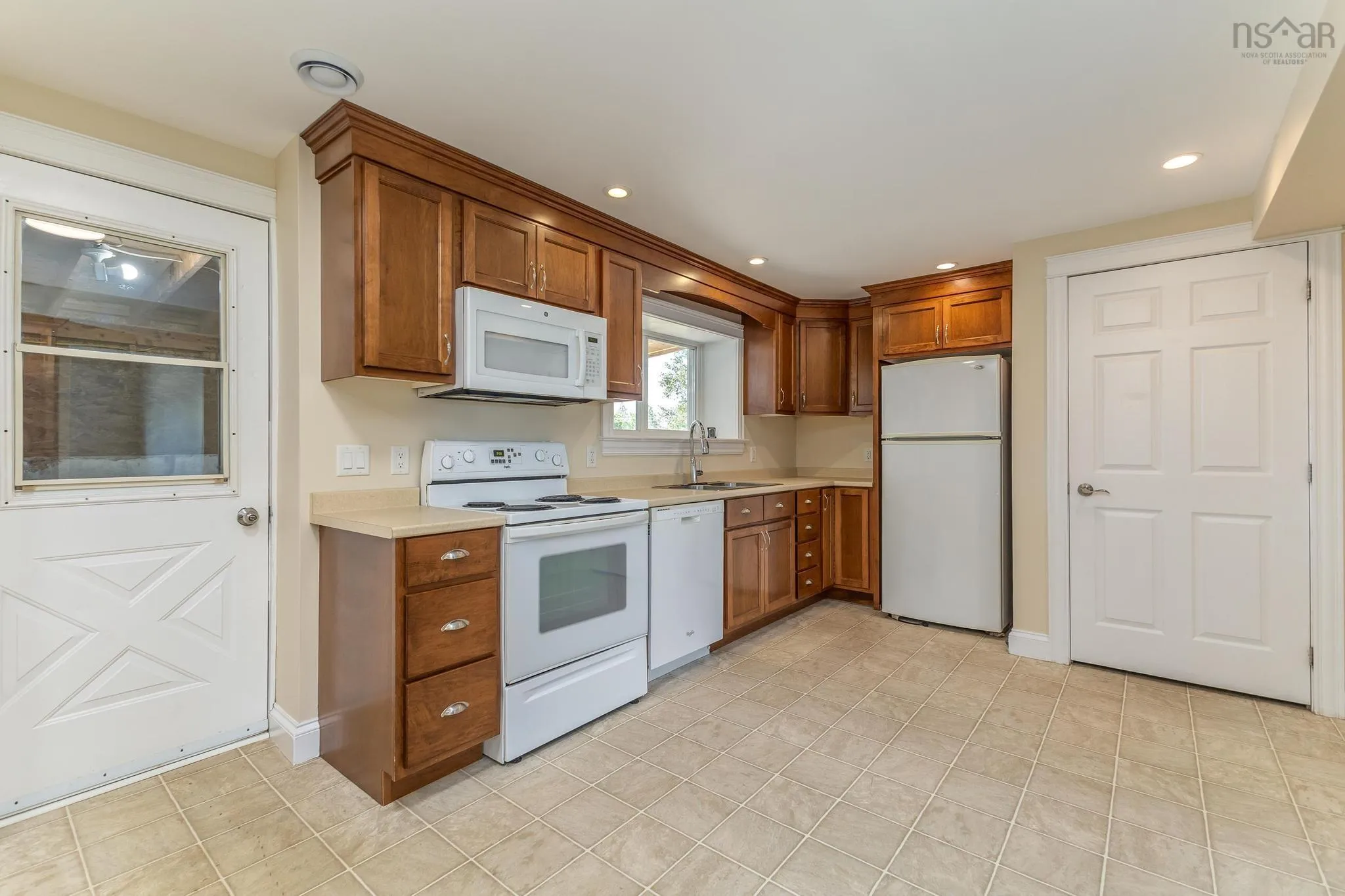 408 Pictou Road, Truro, NS B2N 2T7, 6 Bedrooms Bedrooms, ,4 BathroomsBathrooms,Residential,For Sale,Pictou,202518542