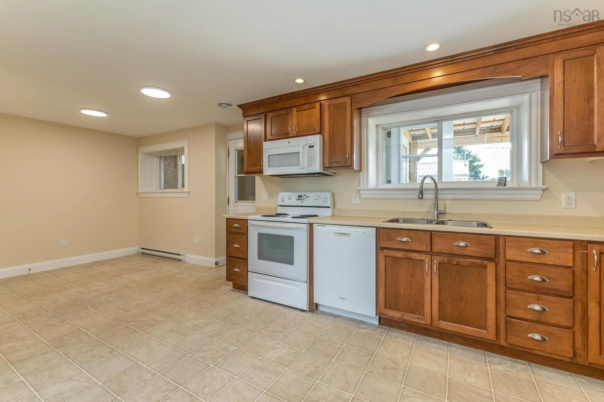 408 Pictou Road, Truro, NS B2N 2T7, 6 Bedrooms Bedrooms, ,4 BathroomsBathrooms,Residential,For Sale,Pictou,202518542