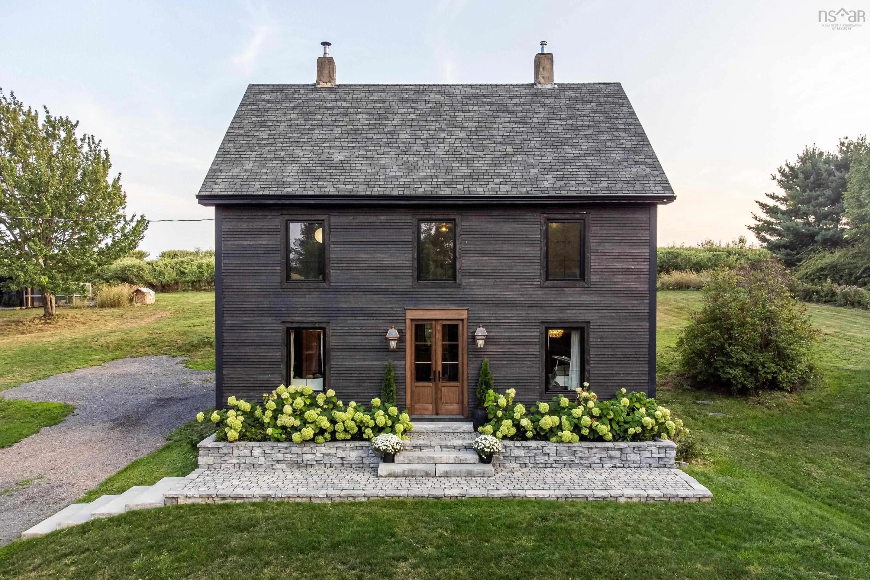 11820 Highway 1, Grand Pré, NS B0P 1M0, 3 Bedrooms Bedrooms, ,3 BathroomsBathrooms,Residential,For Sale,Highway 1,202523701