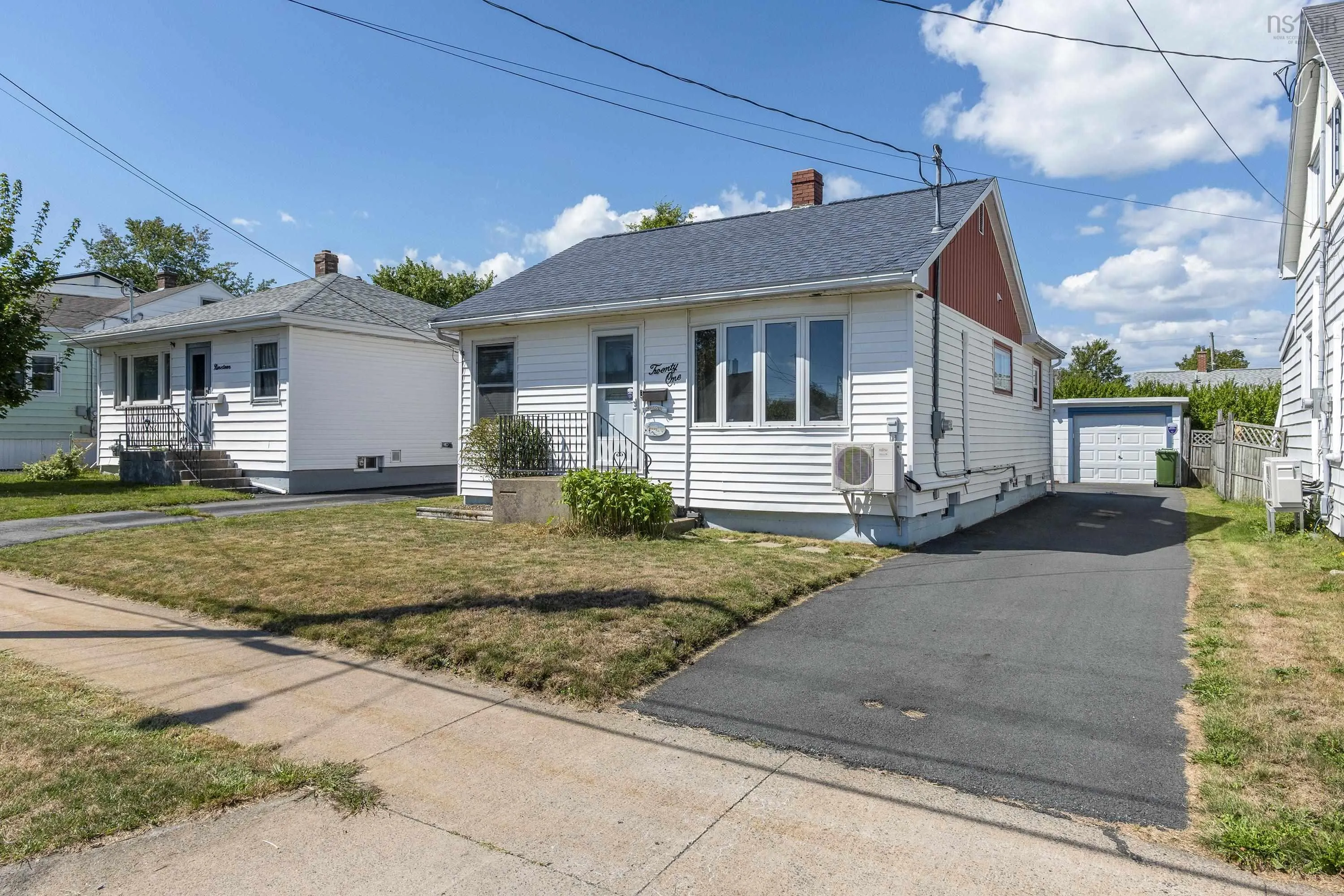 21 Howe Street, Dartmouth, NS B2A 3G2, 2 Bedrooms Bedrooms, ,2 BathroomsBathrooms,Residential,For Sale,Howe,202524883