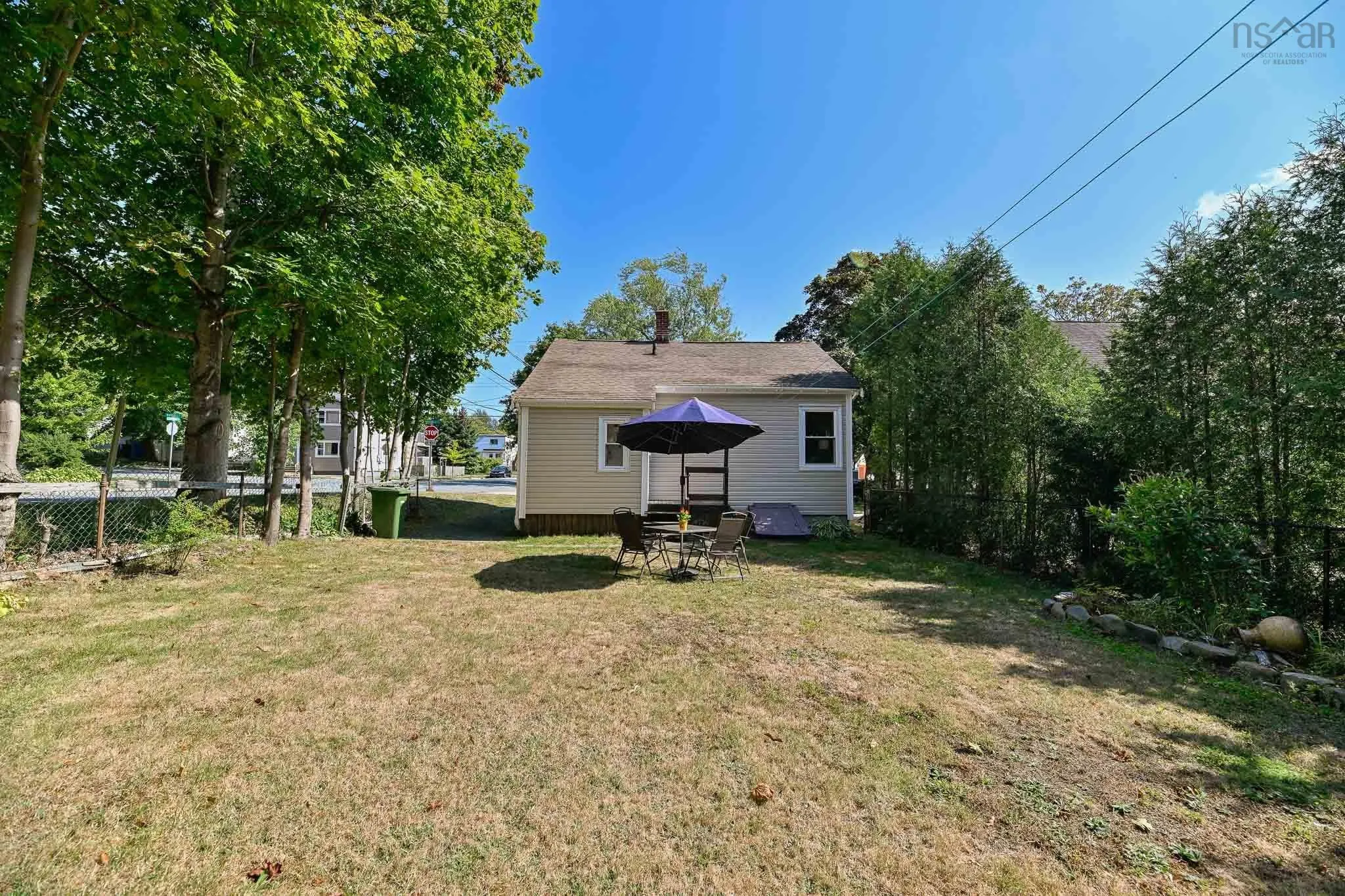 39 Russell Street, Dartmouth, NS B3A 3M7, 2 Bedrooms Bedrooms, ,1 BathroomBathrooms,Residential,For Sale,Russell,202522606