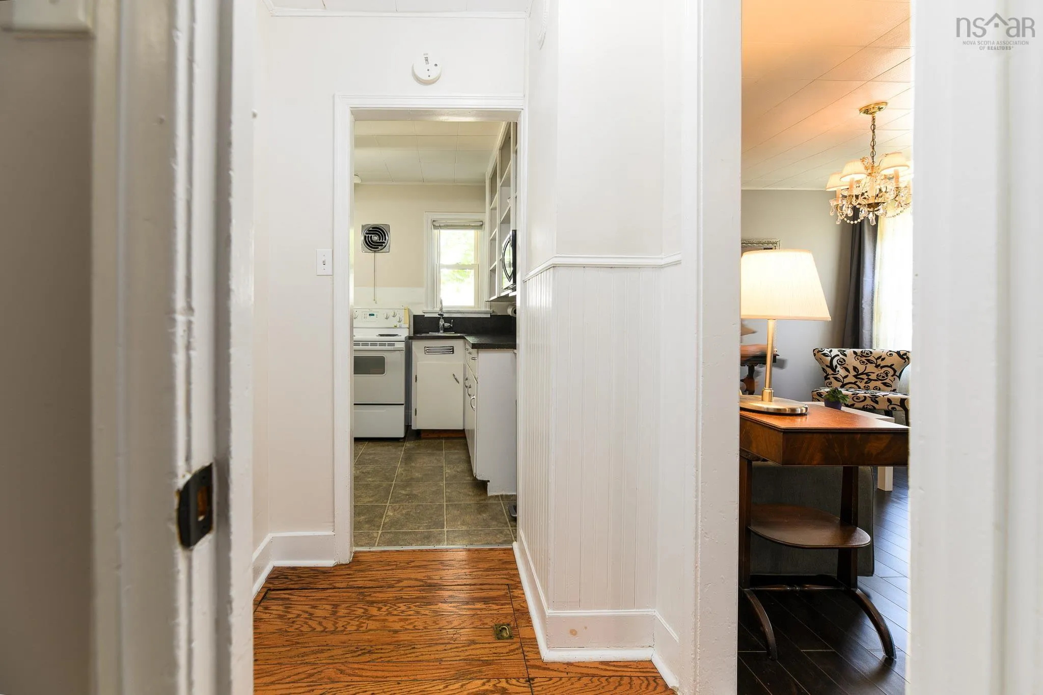 39 Russell Street, Dartmouth, NS B3A 3M7, 2 Bedrooms Bedrooms, ,1 BathroomBathrooms,Residential,For Sale,Russell,202522606