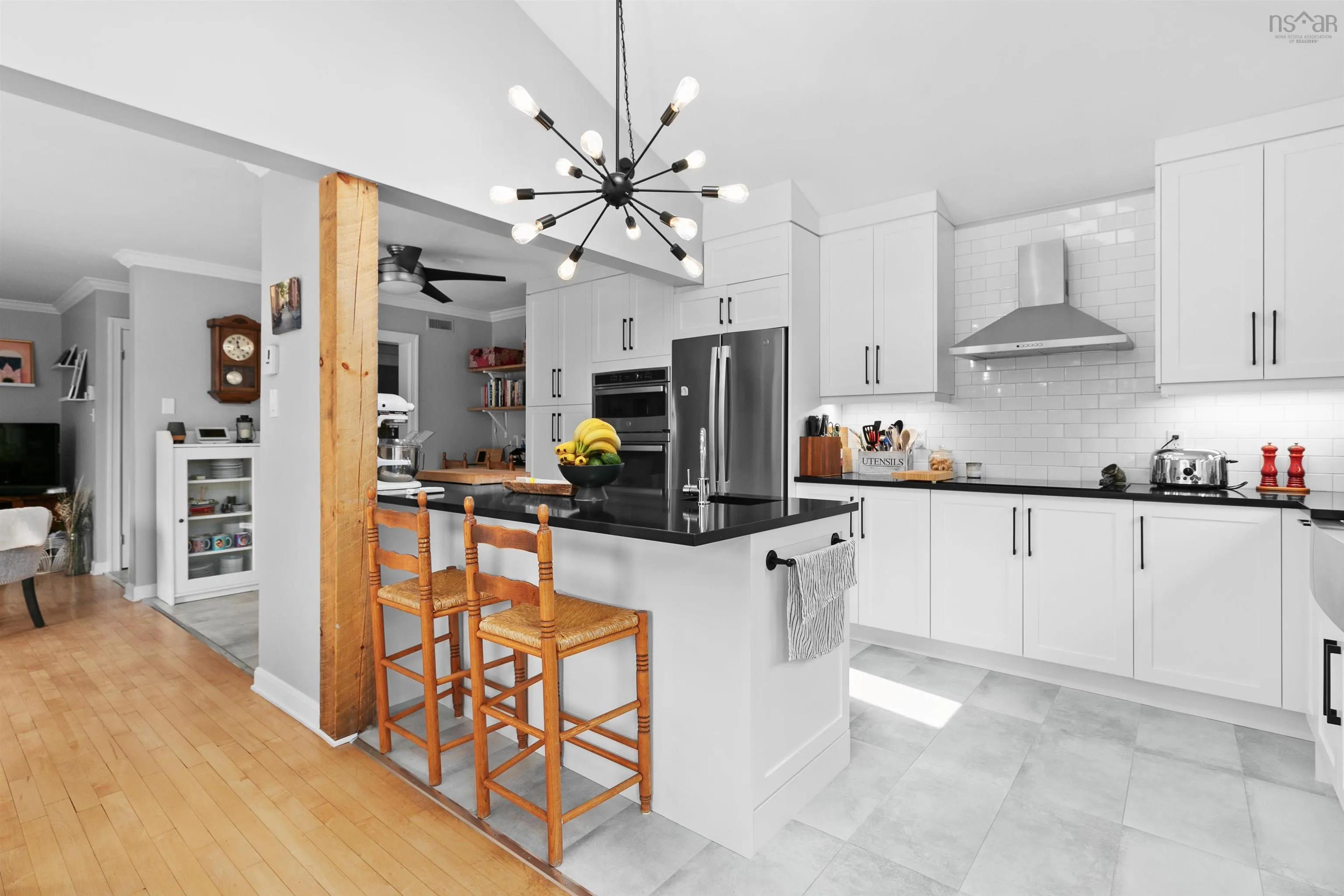 10 Westwind Drive, Chester, NS B0J 1J0, 4 Bedrooms Bedrooms, ,4 BathroomsBathrooms,Residential,For Sale,Westwind,202513393