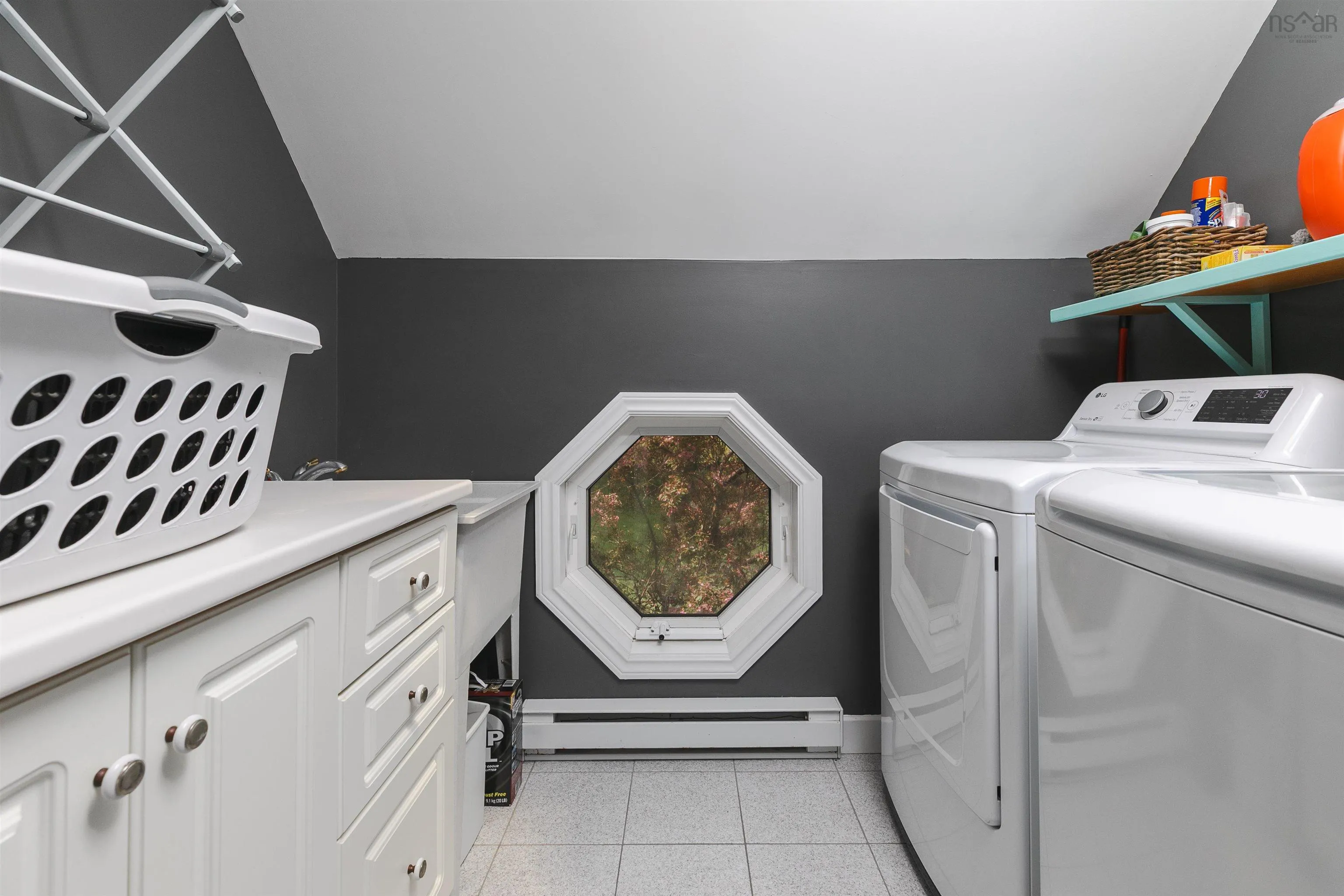 10 Westwind Drive, Chester, NS B0J 1J0, 4 Bedrooms Bedrooms, ,4 BathroomsBathrooms,Residential,For Sale,Westwind,202513393