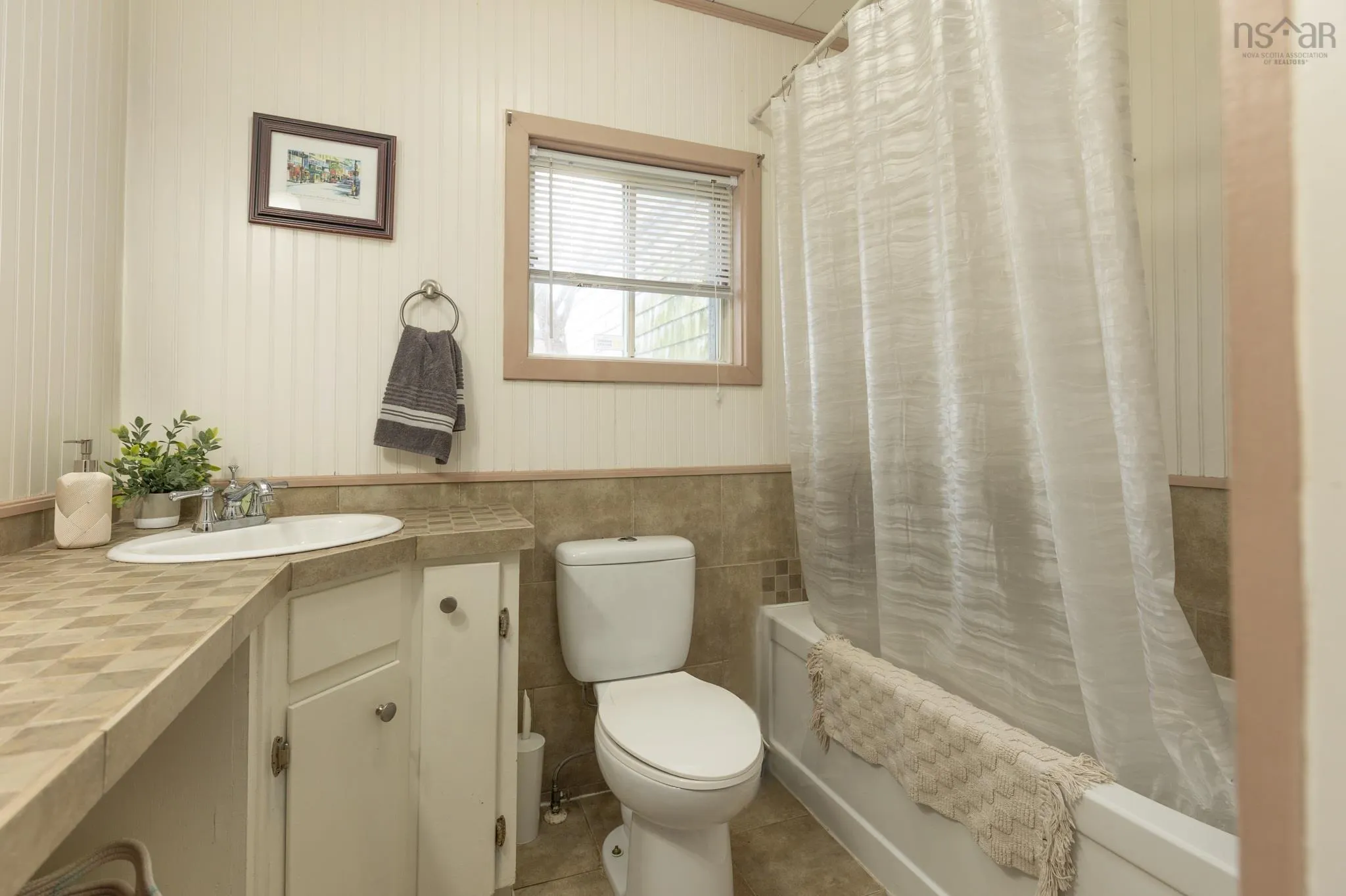22 Baker Street, Yarmouth Ns B5a 2w9, 3 Bedrooms Bedrooms, ,3 BathroomsBathrooms,Residential,For Sale,Baker,202507739