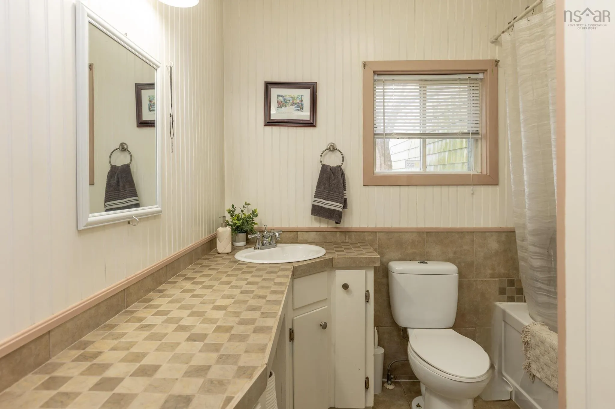 22 Baker Street, Yarmouth Ns B5a 2w9, 3 Bedrooms Bedrooms, ,3 BathroomsBathrooms,Residential,For Sale,Baker,202507739