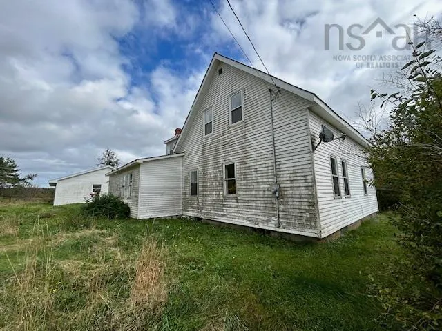 2381 276 Route, Giants Lake, NS B0E 1M0, 5 Bedrooms Bedrooms, ,2 BathroomsBathrooms,Residential,For Sale,276,202520696