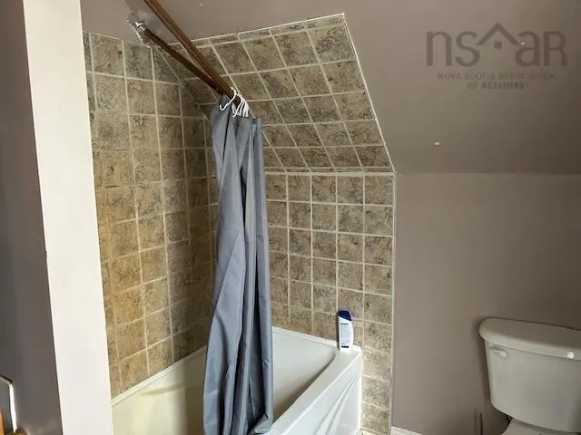 2381 276 Route, Giants Lake, NS B0E 1M0, 5 Bedrooms Bedrooms, ,2 BathroomsBathrooms,Residential,For Sale,276,202520696