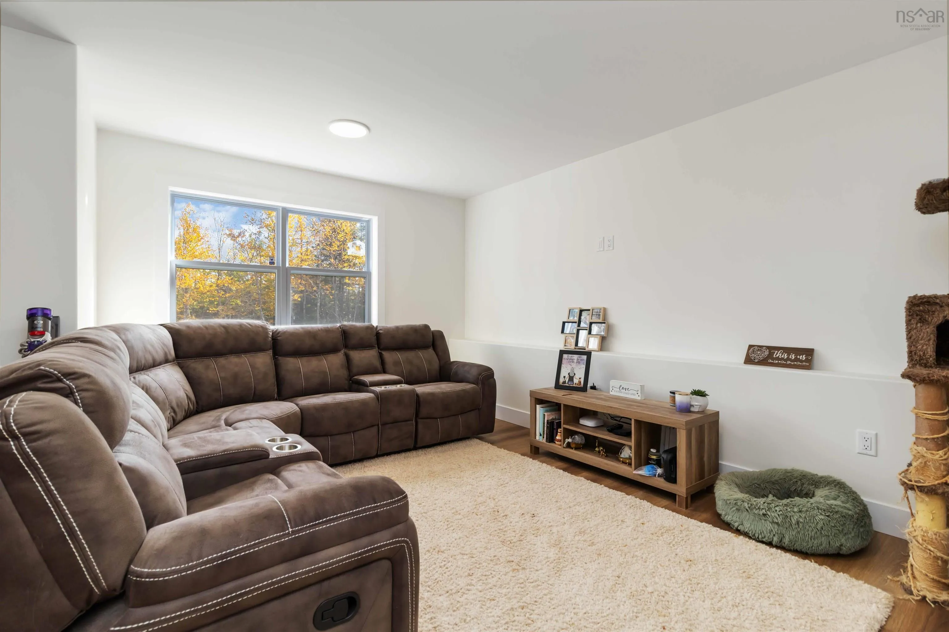 352 East Uniacke Road, East Uniacke, NS B0N 1Z0, 3 Bedrooms Bedrooms, ,3 BathroomsBathrooms,Residential,For Sale,East Uniacke,202525504