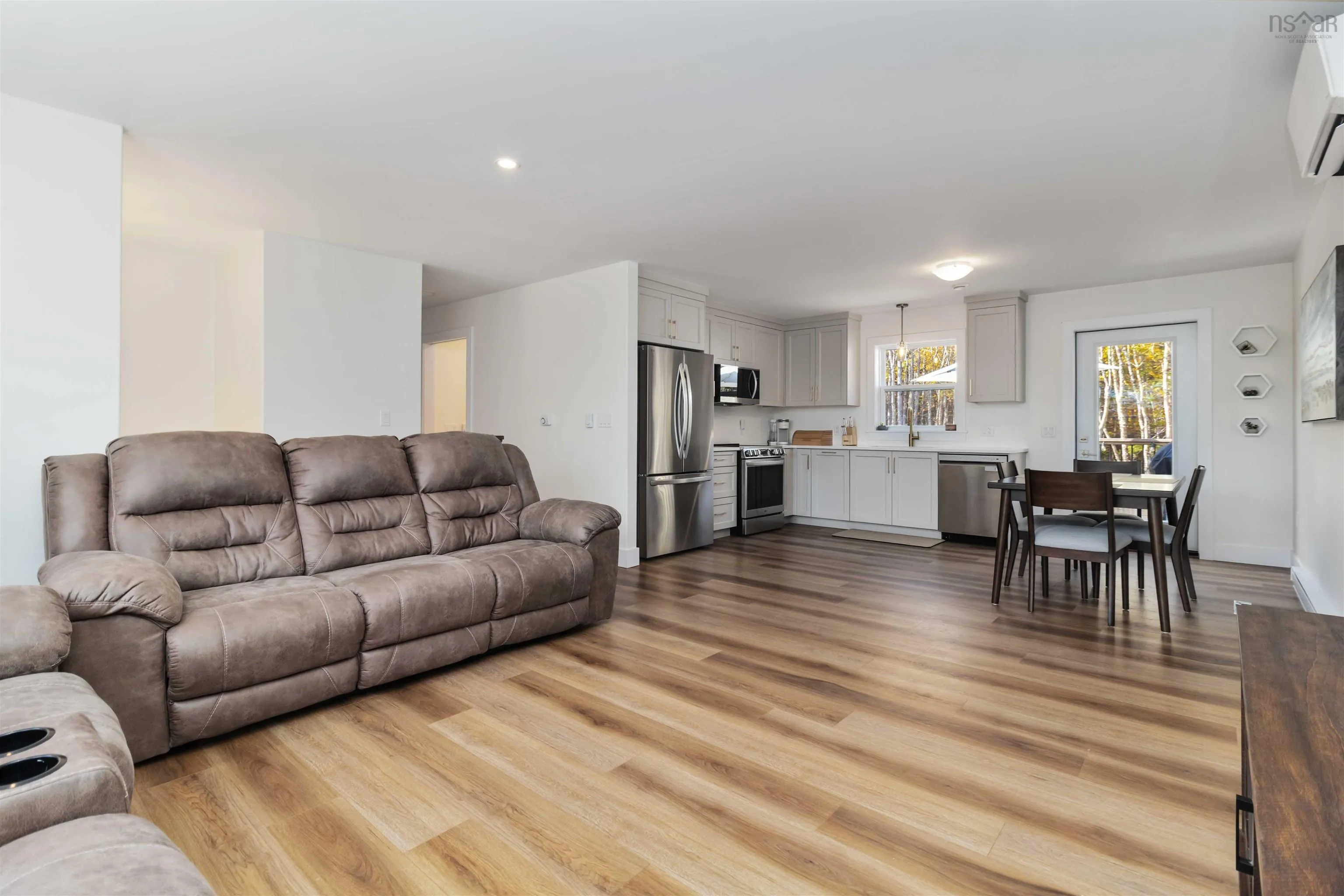 352 East Uniacke Road, East Uniacke, NS B0N 1Z0, 3 Bedrooms Bedrooms, ,3 BathroomsBathrooms,Residential,For Sale,East Uniacke,202525504