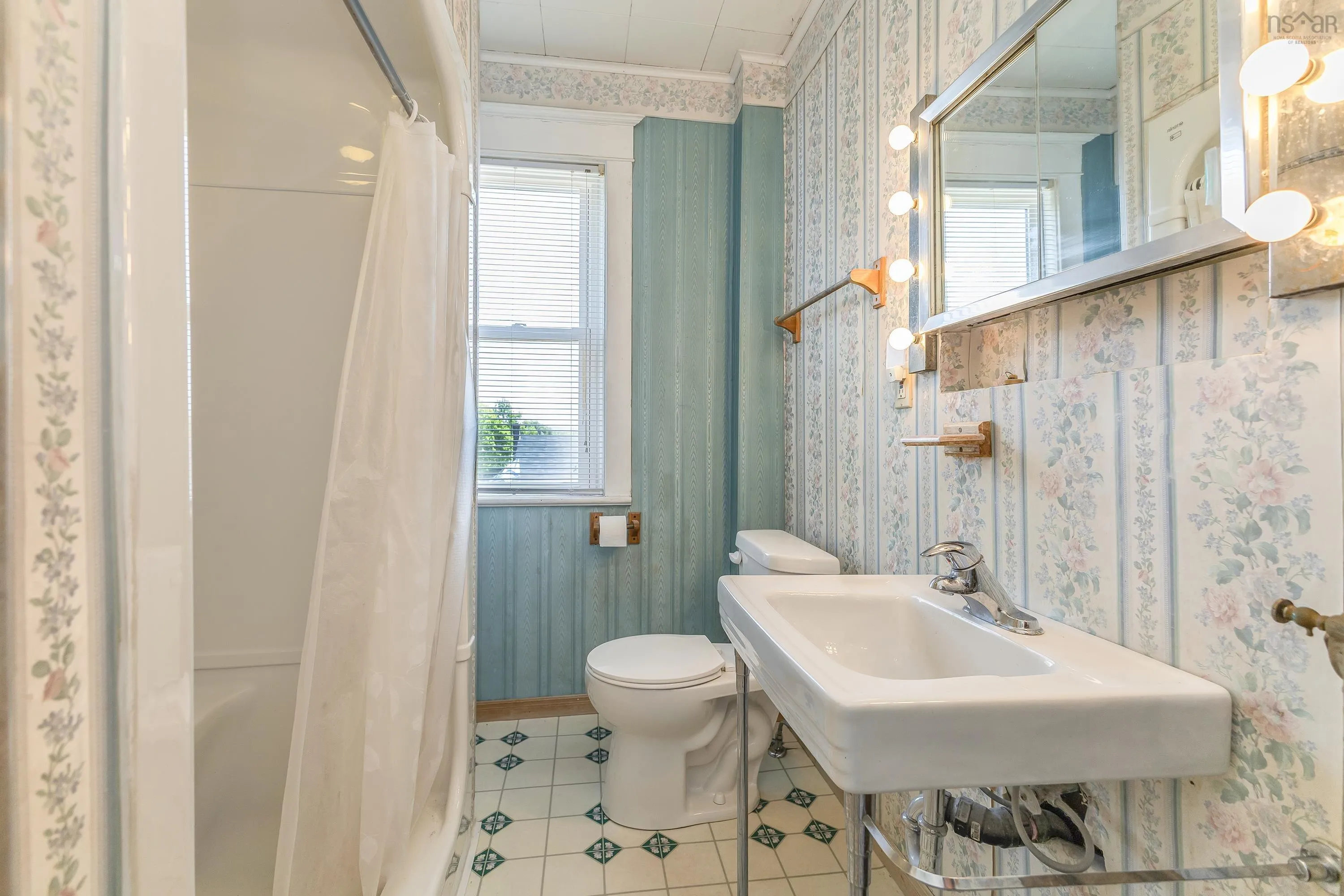 548 Nelson Street, New Glasgow, NS B2H 3C7, 4 Bedrooms Bedrooms, ,2 BathroomsBathrooms,Residential,For Sale,Nelson,202516158