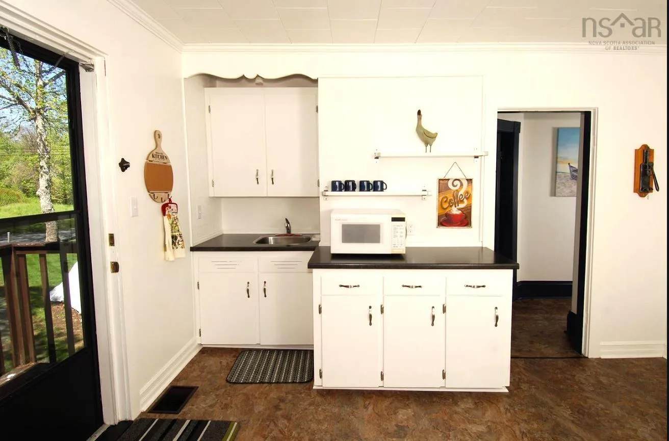 336 West Street, Milton, NS B0T 1P0, 4 Bedrooms Bedrooms, ,4 BathroomsBathrooms,Residential,For Sale,West,202517664