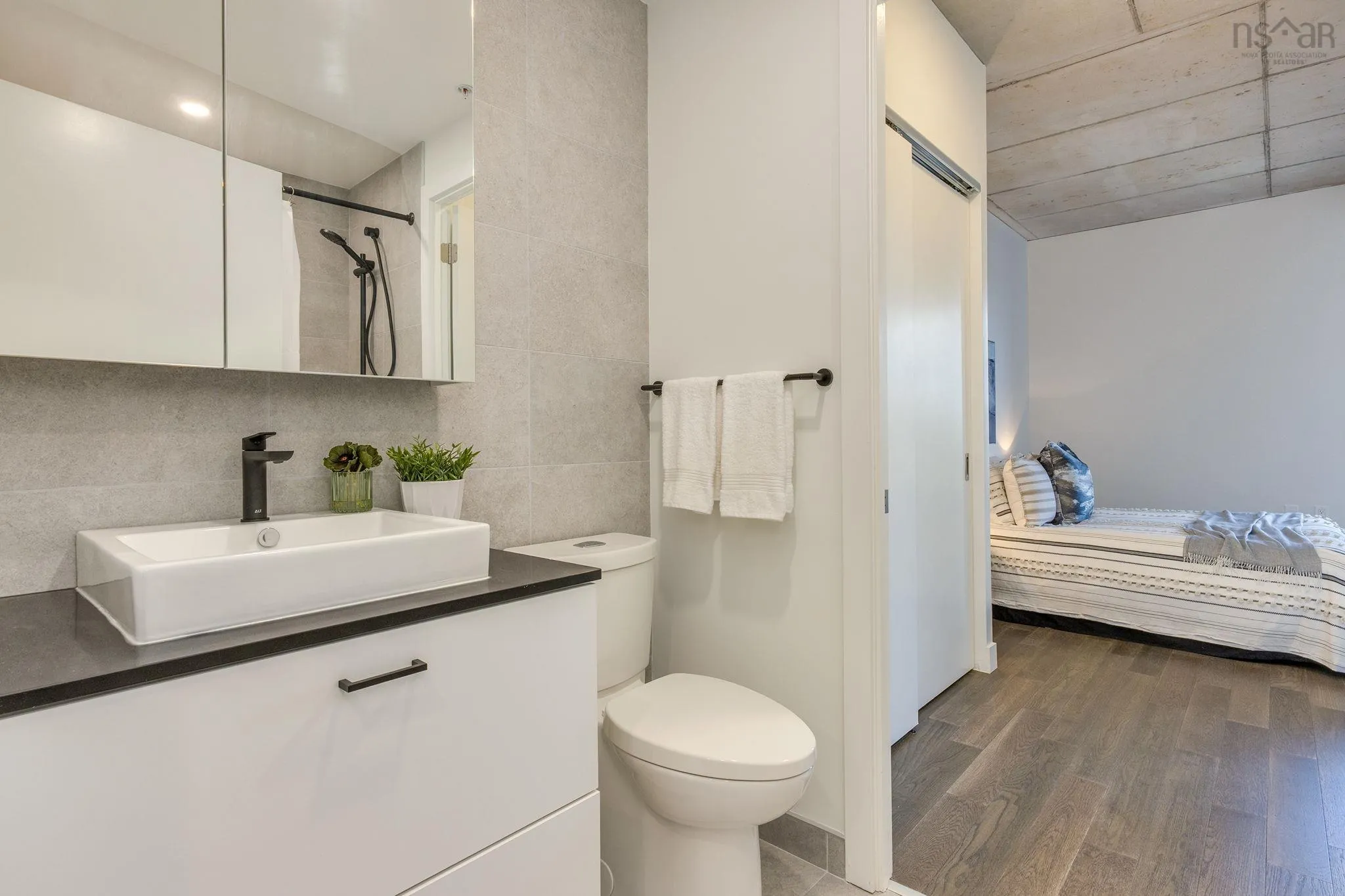 509-5511 Bilby Street, Halifax, NS B3K 0M5, 1 Bedroom Bedrooms, ,1 BathroomBathrooms,Residential,For Sale,Bilby,202524968